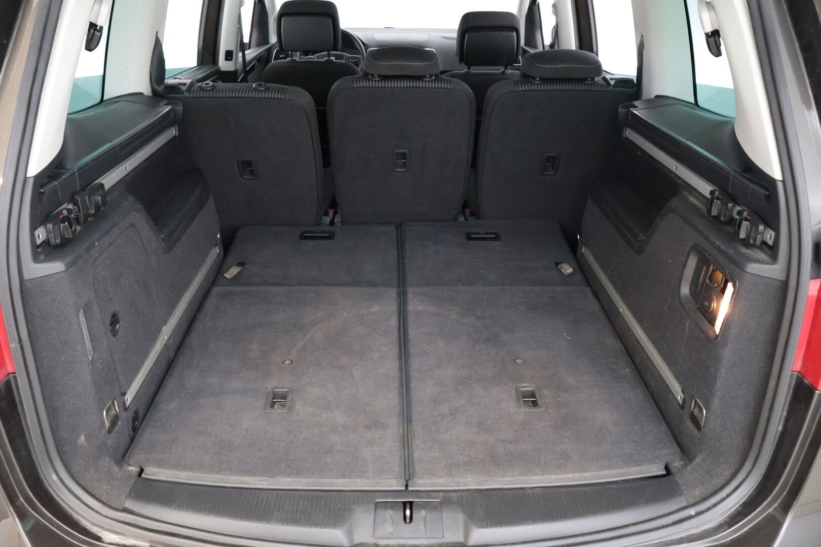 Seat Alhambra 2015 2,0 TDI 140 Style Business DSG 7H ** 7-Paikkainen / Panorama / Sähköiset liukuovet / Koukku** - Kahdet renkaat / Juuri katsastettu / Vakkari / Tutkat