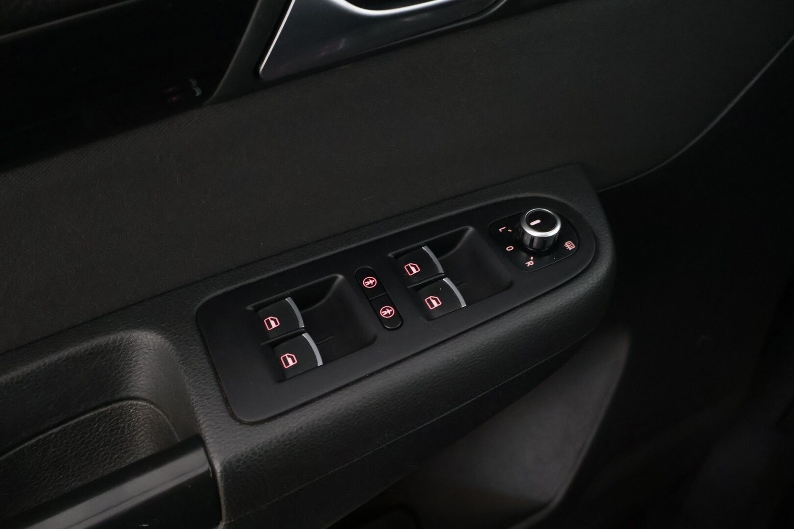 Seat Alhambra 2015 2,0 TDI 140 Style Business DSG 7H ** 7-Paikkainen / Panorama / Sähköiset liukuovet / Koukku** - Kahdet renkaat / Juuri katsastettu / Vakkari / Tutkat