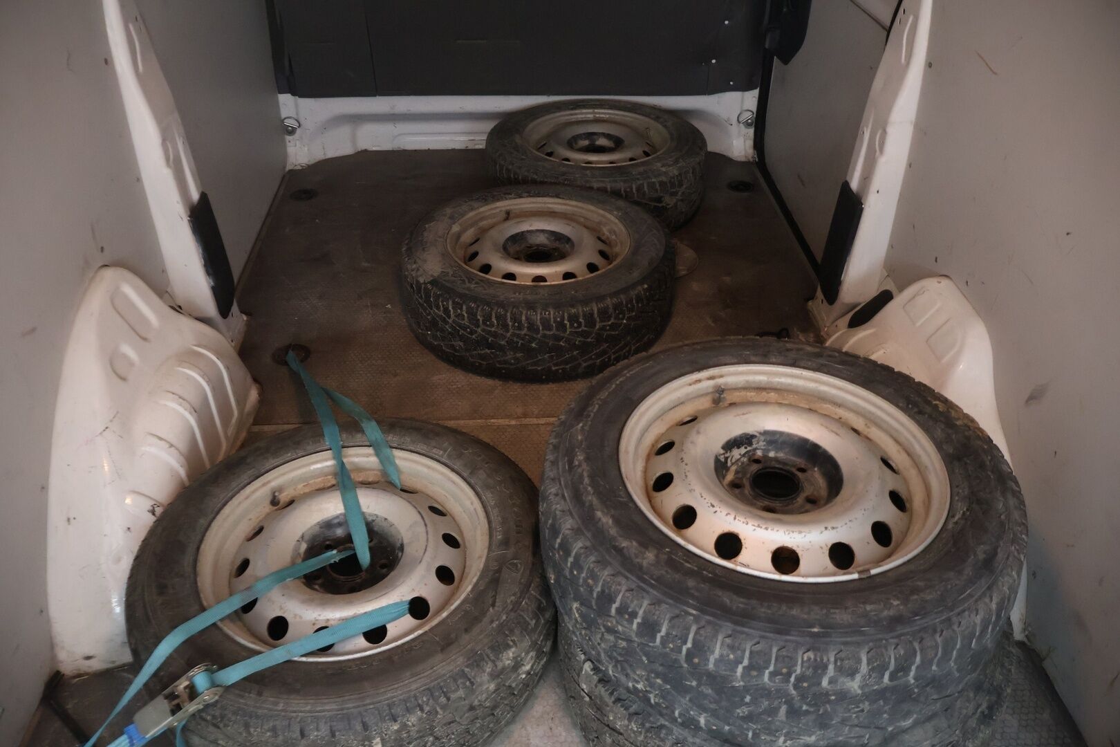 Toyota Proace 2016 L2H1 2,0 D 128 Active - YritysOutlet - Myydään vain yrityksille - *Suomi-auto | Merkkihuollettu | Vetokoukku | Lohkolämmitin sisäpistokkeella | Webasto | Peruutuskamera | Pariovet takana*