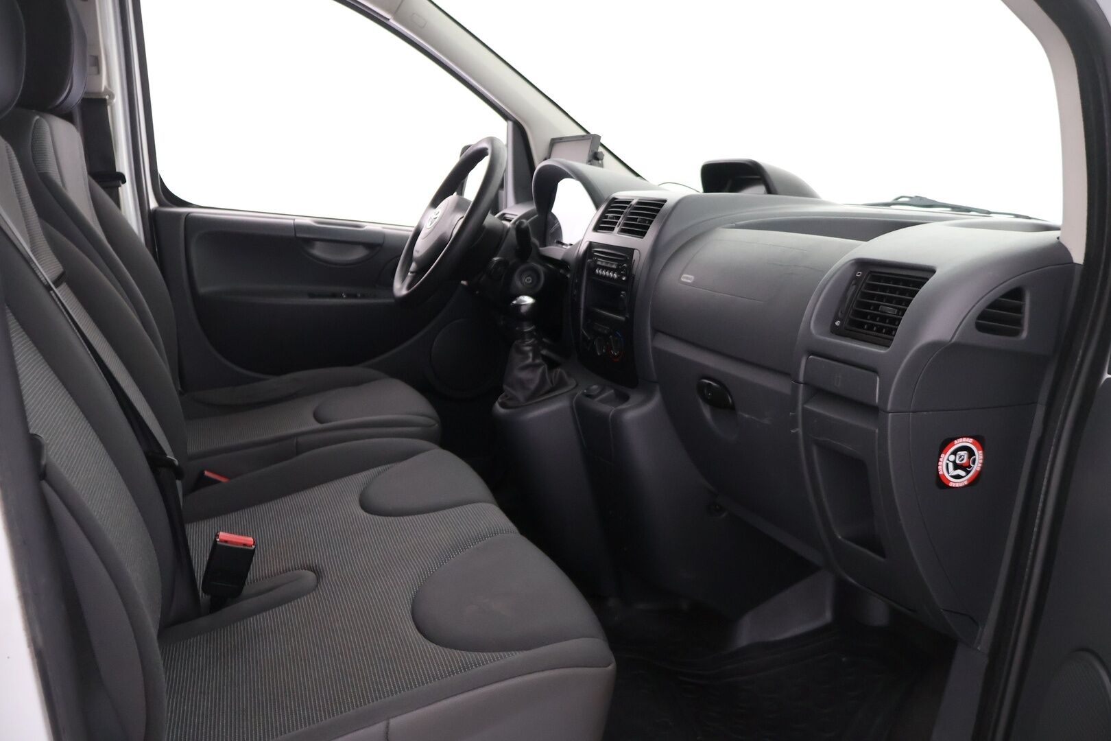 Toyota Proace 2016 L2H1 2,0 D 128 Active - YritysOutlet - Myydään vain yrityksille - *Suomi-auto | Merkkihuollettu | Vetokoukku | Lohkolämmitin sisäpistokkeella | Webasto | Peruutuskamera | Pariovet takana*