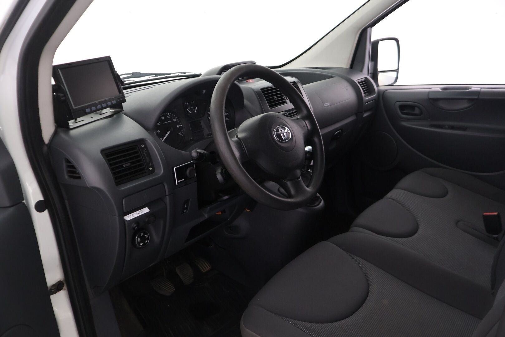 Toyota Proace 2016 L2H1 2,0 D 128 Active - YritysOutlet - Myydään vain yrityksille - *Suomi-auto | Merkkihuollettu | Vetokoukku | Lohkolämmitin sisäpistokkeella | Webasto | Peruutuskamera | Pariovet takana*
