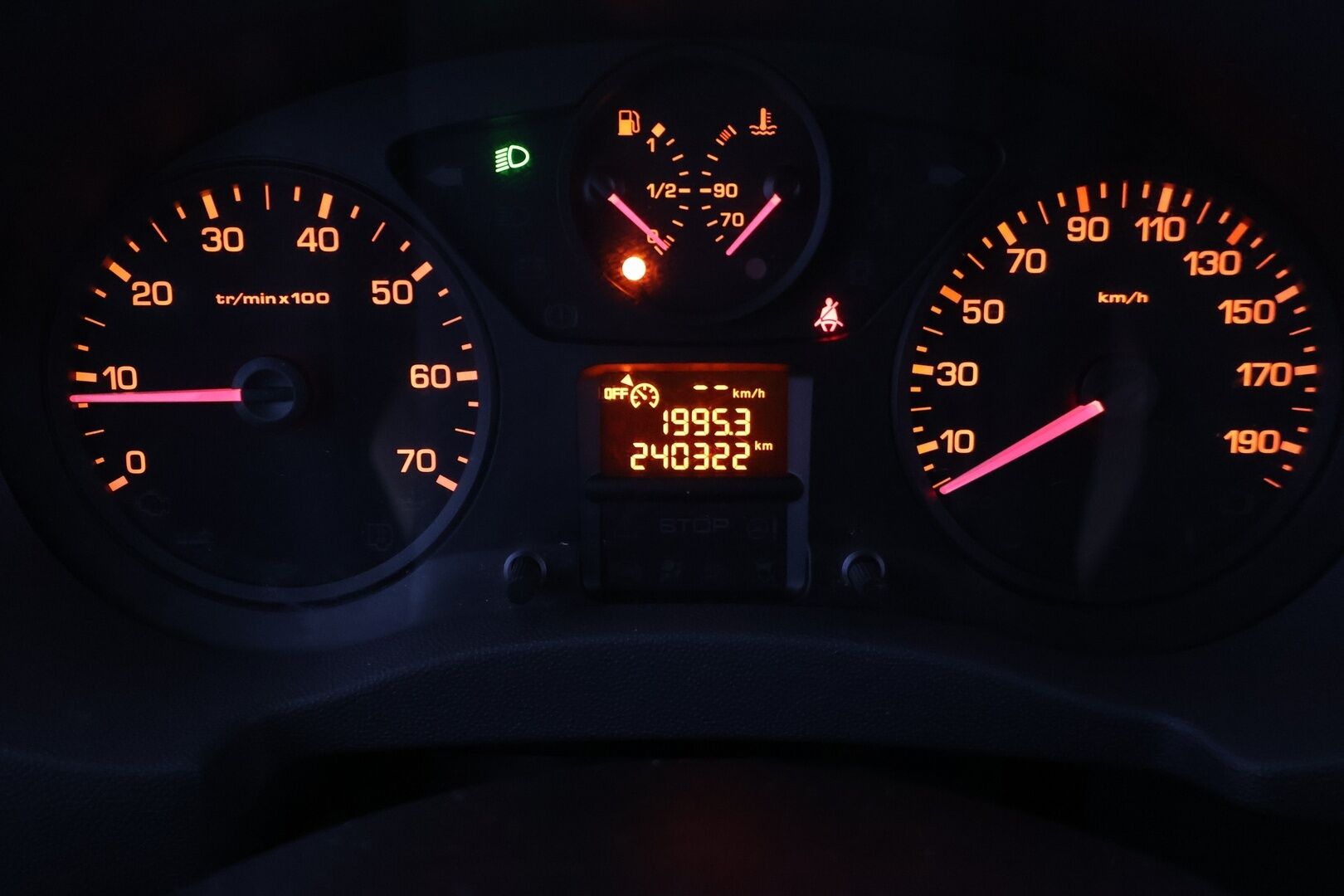 Toyota Proace 2016 L2H1 2,0 D 128 Active - YritysOutlet - Myydään vain yrityksille - *Suomi-auto | Merkkihuollettu | Vetokoukku | Lohkolämmitin sisäpistokkeella | Webasto | Peruutuskamera | Pariovet takana*