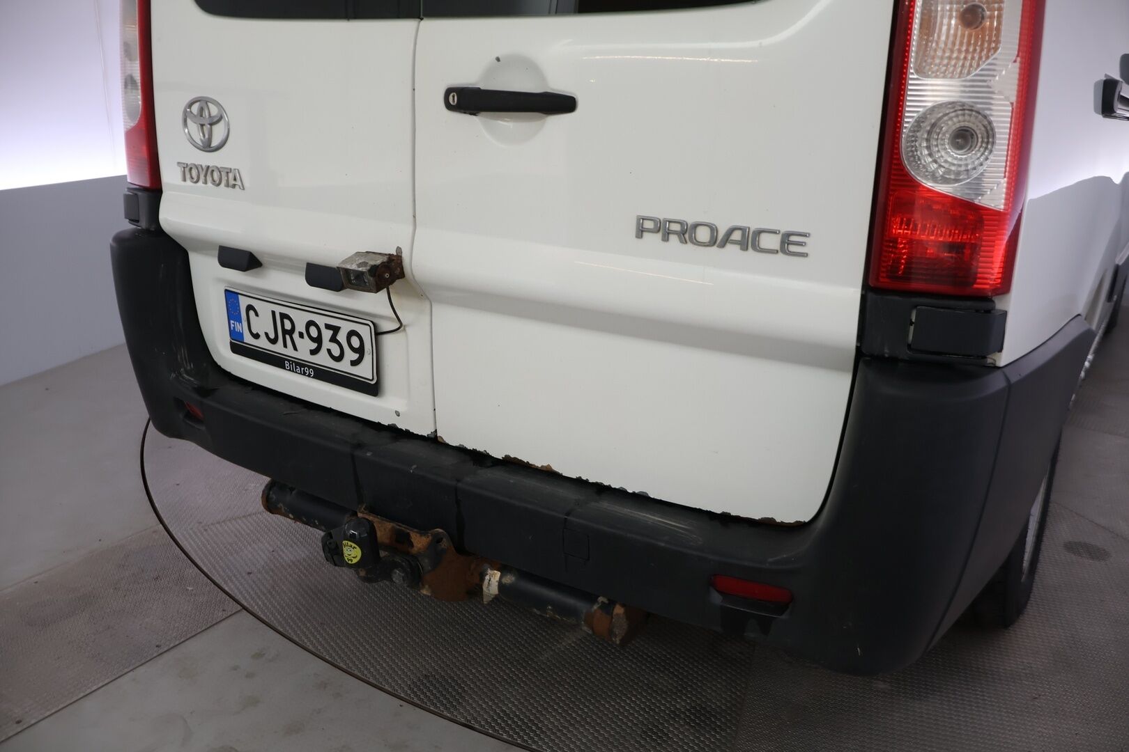 Toyota Proace 2016 L2H1 2,0 D 128 Active - YritysOutlet - Myydään vain yrityksille - *Suomi-auto | Merkkihuollettu | Vetokoukku | Lohkolämmitin sisäpistokkeella | Webasto | Peruutuskamera | Pariovet takana*