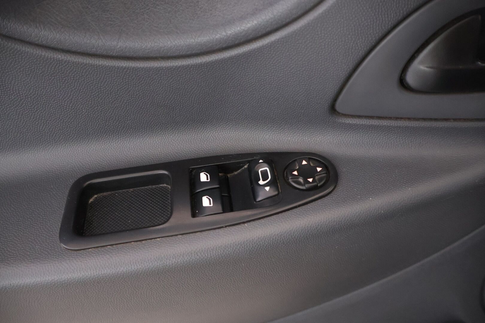 Toyota Proace 2016 L2H1 2,0 D 128 Active - YritysOutlet - Myydään vain yrityksille - *Suomi-auto | Merkkihuollettu | Vetokoukku | Lohkolämmitin sisäpistokkeella | Webasto | Peruutuskamera | Pariovet takana*