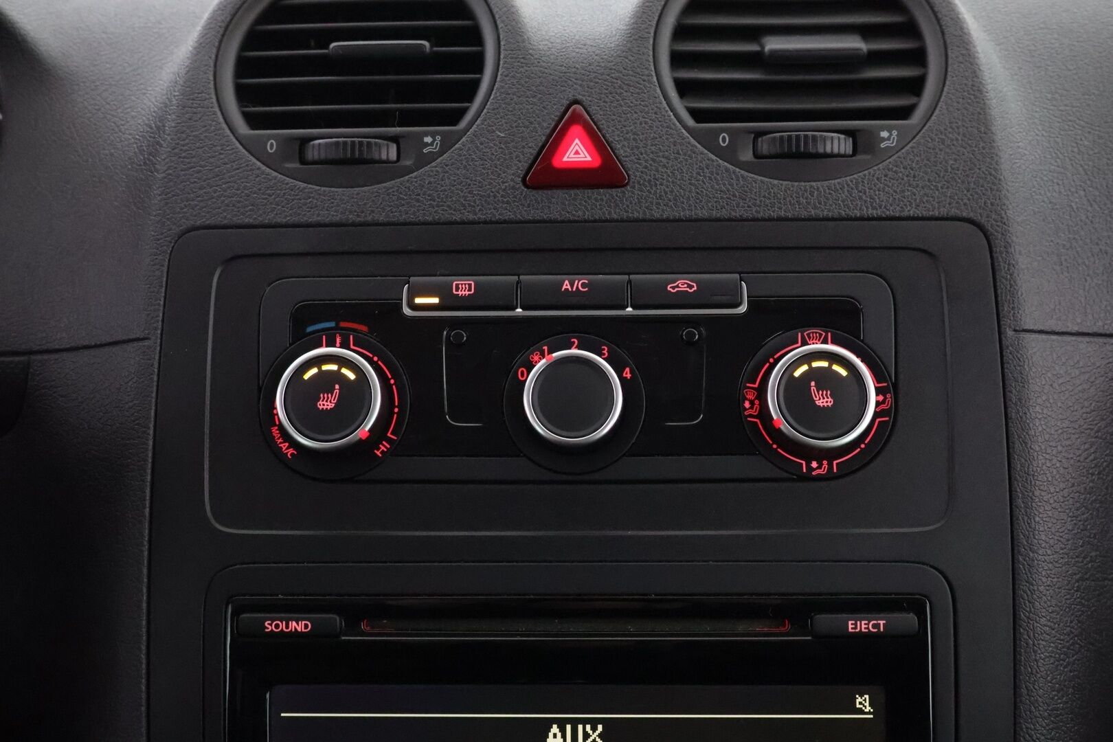 Volkswagen Caddy Maxi 2015 Trendline Family 1,6 TDI 75 kW BlueMotion Technology 7-Paikkainen * Suomiauto / Vetokoukku / Vakkari / Lohko & Sisäpistoke! - Suomiauto / Jakopää tehty / Juuri tullut Tampereelle!