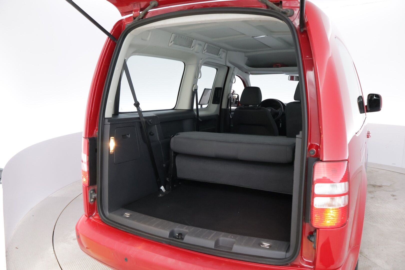 Volkswagen Caddy Maxi 2015 Trendline Family 1,6 TDI 75 kW BlueMotion Technology 7-Paikkainen * Suomiauto / Vetokoukku / Vakkari / Lohko & Sisäpistoke! - Suomiauto / Jakopää tehty / Juuri tullut Tampereelle!