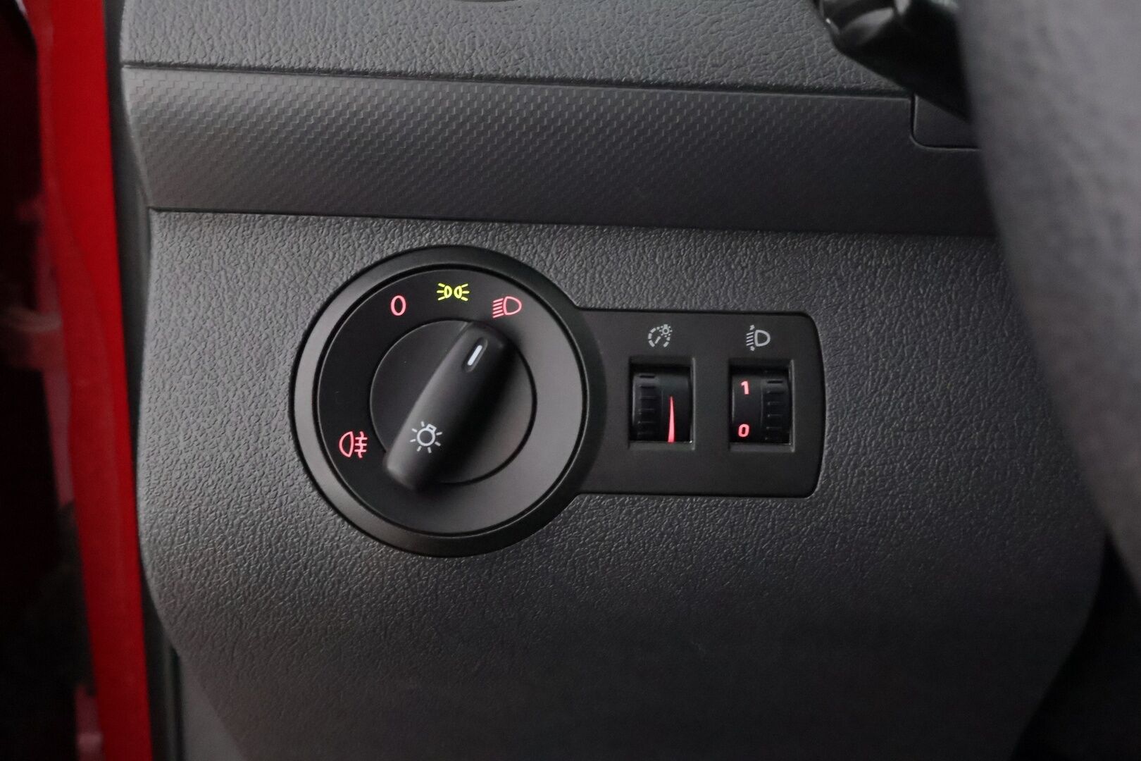 Volkswagen Caddy Maxi 2015 Trendline Family 1,6 TDI 75 kW BlueMotion Technology 7-Paikkainen * Suomiauto / Vetokoukku / Vakkari / Lohko & Sisäpistoke! - Suomiauto / Jakopää tehty / Juuri tullut Tampereelle!