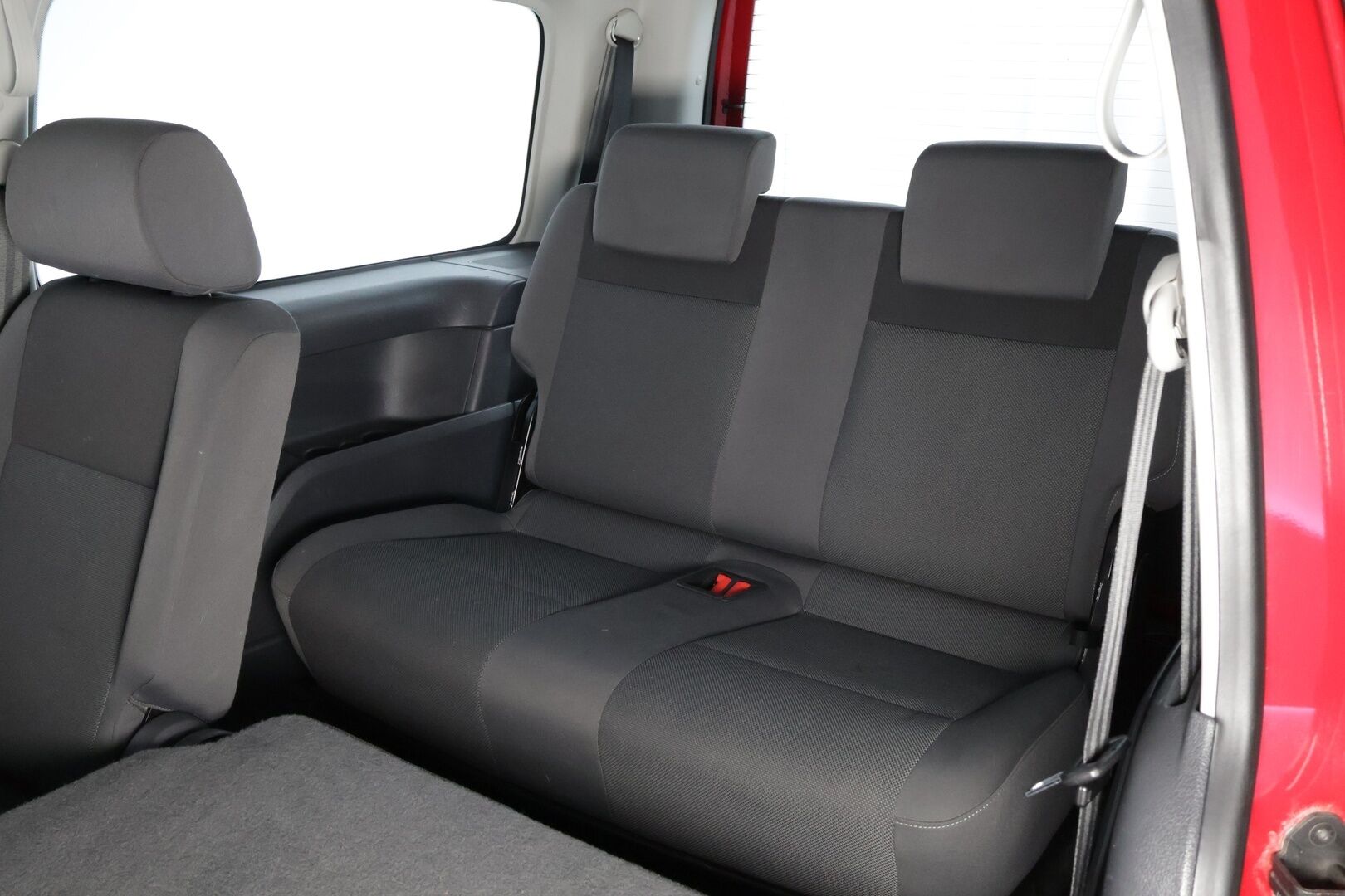 Volkswagen Caddy Maxi 2015 Trendline Family 1,6 TDI 75 kW BlueMotion Technology 7-Paikkainen * Suomiauto / Vetokoukku / Vakkari / Lohko & Sisäpistoke! - Suomiauto / Jakopää tehty / Juuri tullut Tampereelle!