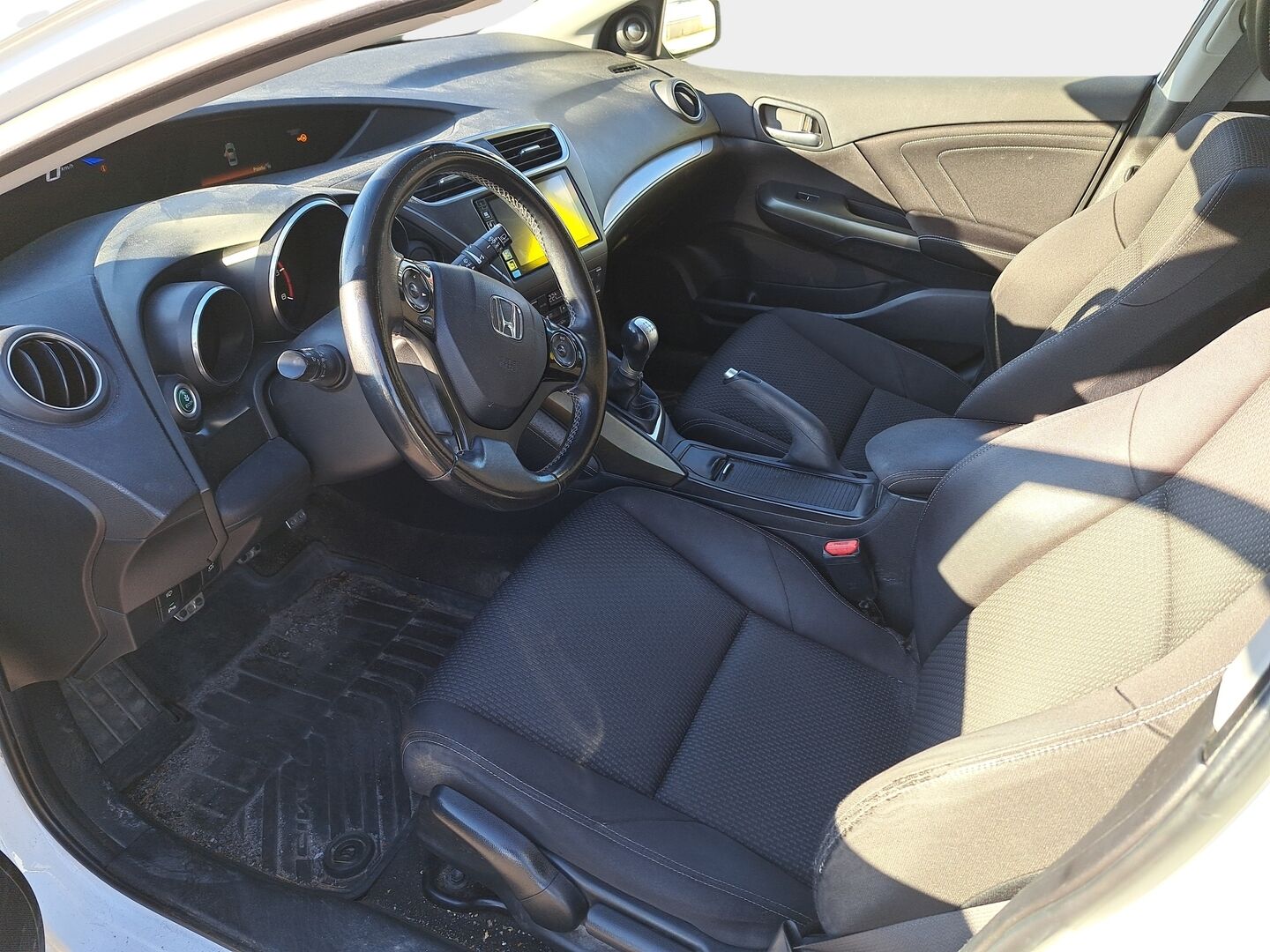 Honda Civic 2015 Tourer Diesel 1,6i Lifestyle * Peruutuskamera / Lohko & Sisäpistoke / High Power Audio / Xenon / Vakkari / Upea Yksilö! - 1Om Suomiauto / Hiljattain huollettu / Juuri Saapunut Tampereelle! 