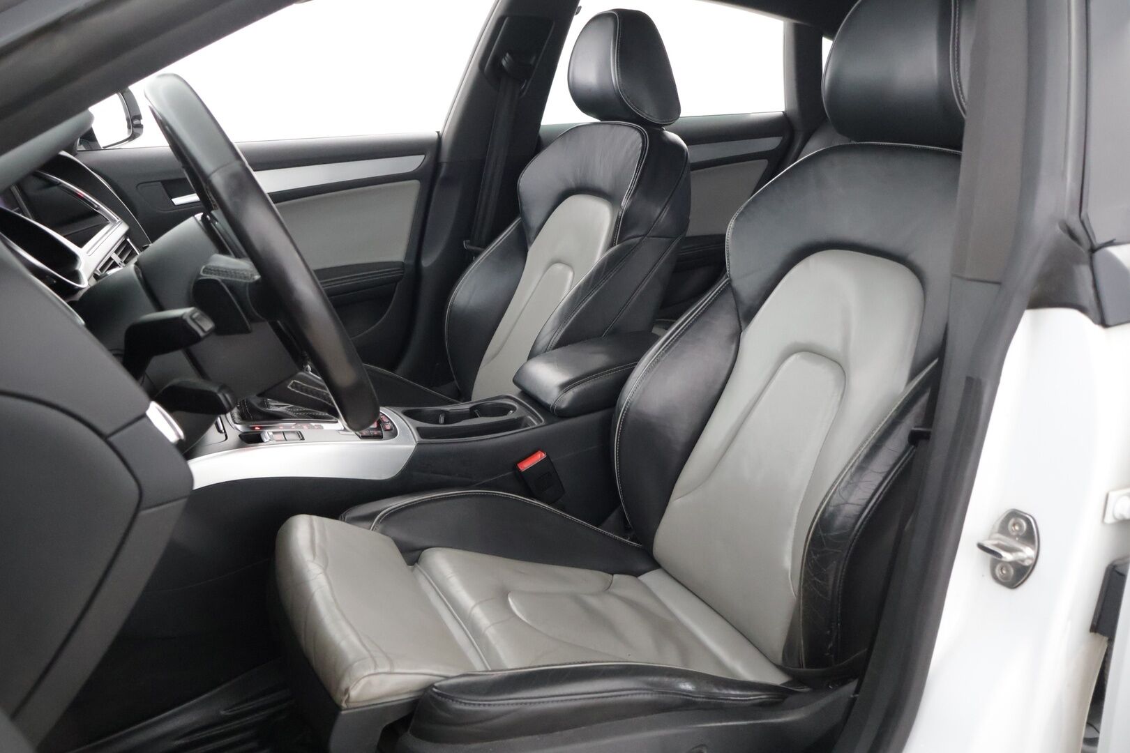 Audi A5 2011 S-Line 3.0 TDI V6 *MYYDÄÄN HUUTOKAUPAT.COMISSA* - Lue ilmoitus, fiksu auto! *