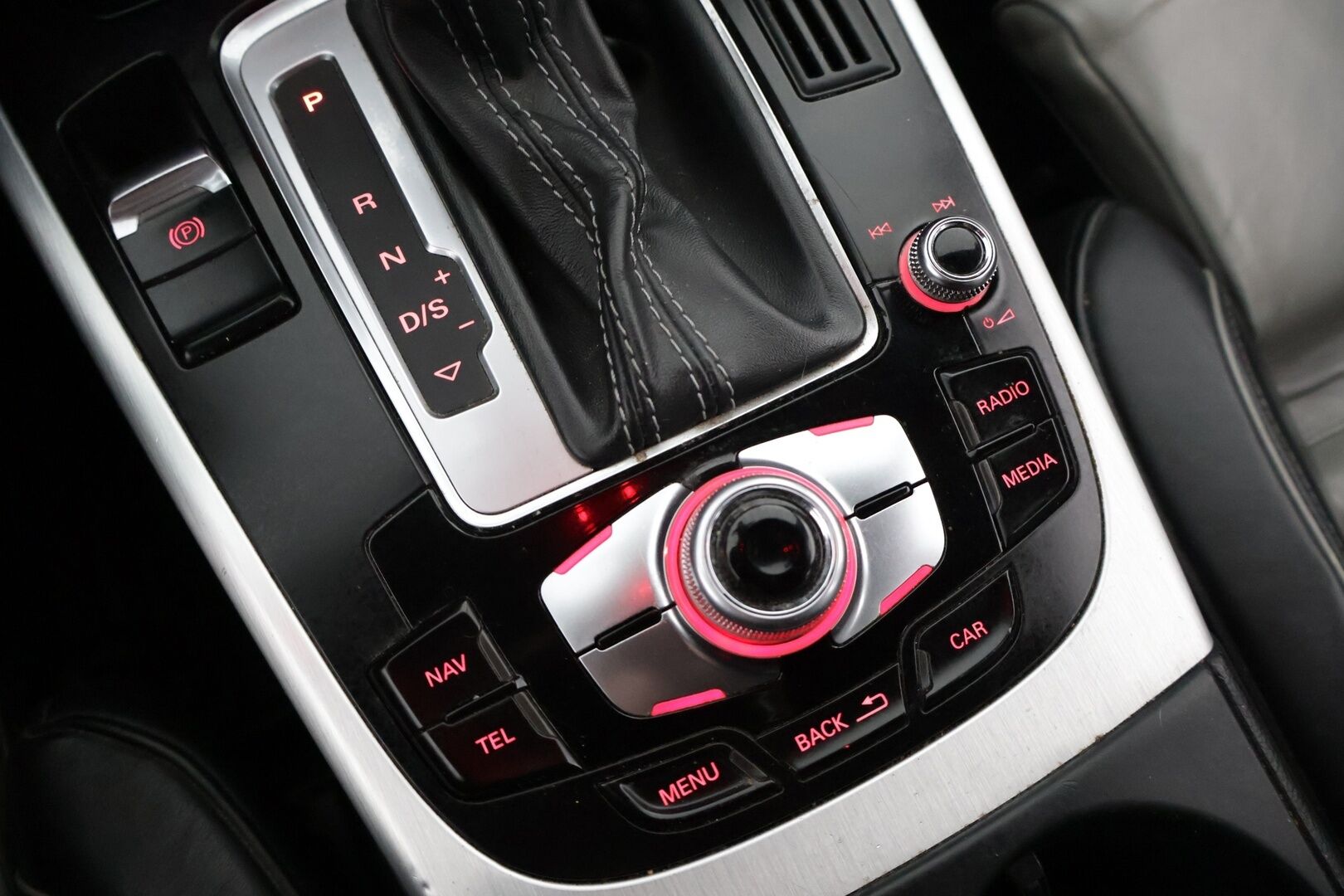 Audi A5 2011 S-Line 3.0 TDI V6 *MYYDÄÄN HUUTOKAUPAT.COMISSA* - Lue ilmoitus, fiksu auto! *