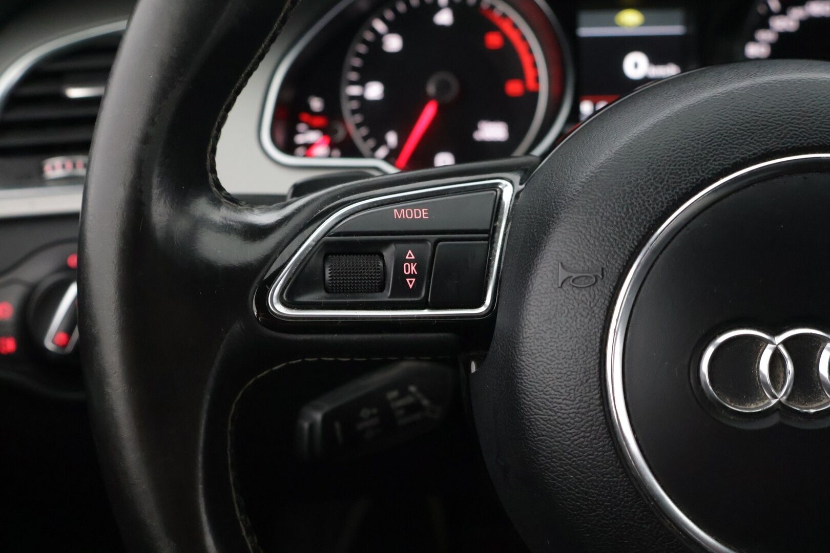 Audi A5 2011 S-Line 3.0 TDI V6 *MYYDÄÄN HUUTOKAUPAT.COMISSA* - Lue ilmoitus, fiksu auto! *
