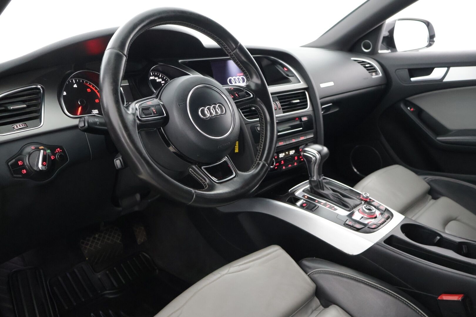 Audi A5 2011 S-Line 3.0 TDI V6 *MYYDÄÄN HUUTOKAUPAT.COMISSA* - Lue ilmoitus, fiksu auto! *