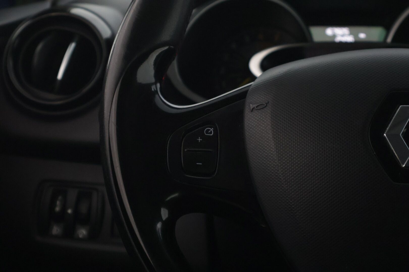 Renault Clio 2015 Energy TCe 90 GT Line - | Tämä auto myydään YritysOutlet -valikoimasta vain yritykselle | Lohkolämmitin | Vakionopeudensäädin | P. Tutka | Navi |