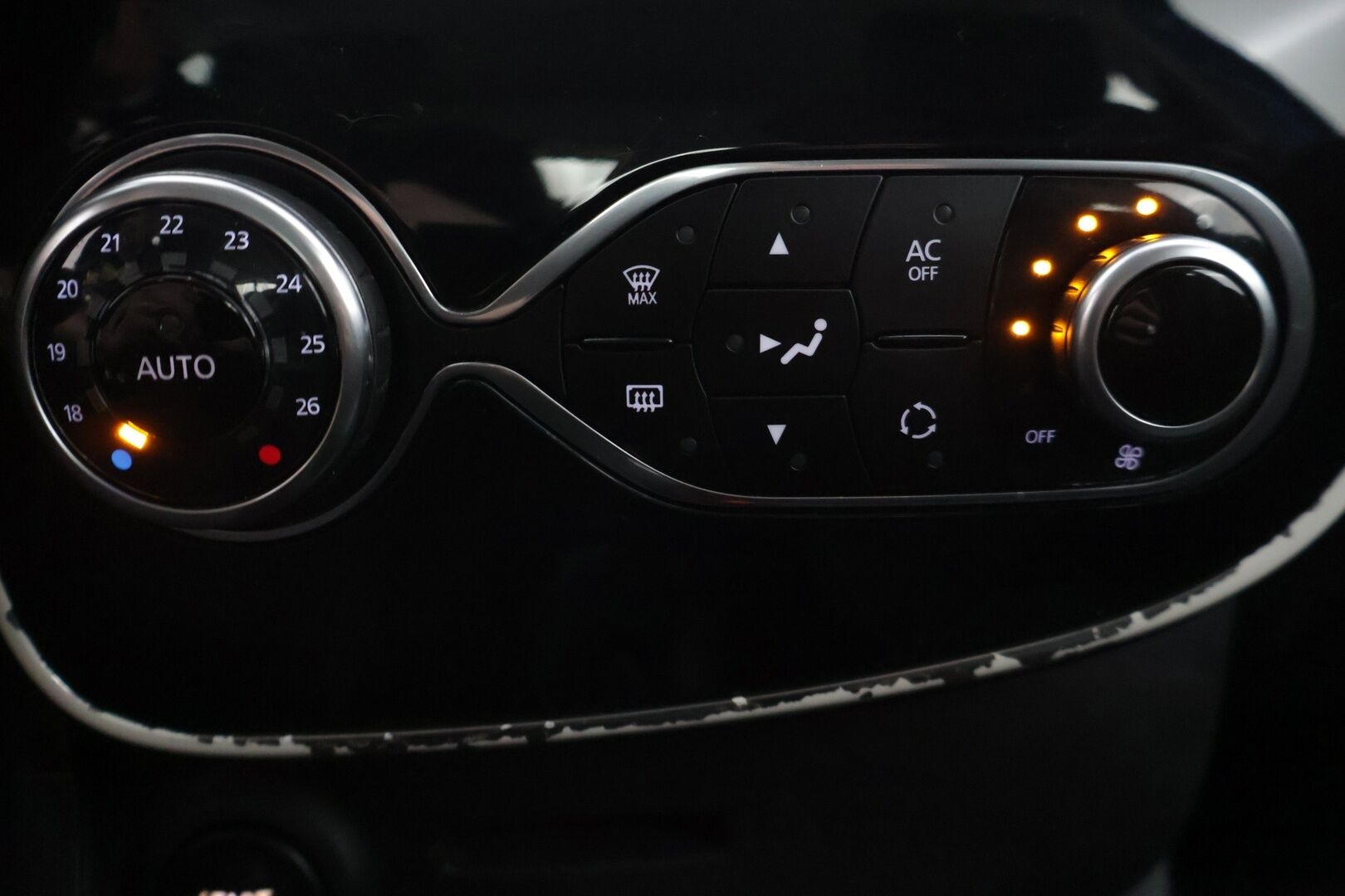 Renault Clio 2015 Energy TCe 90 GT Line - | Tämä auto myydään YritysOutlet -valikoimasta vain yritykselle | Lohkolämmitin | Vakionopeudensäädin | P. Tutka | Navi |