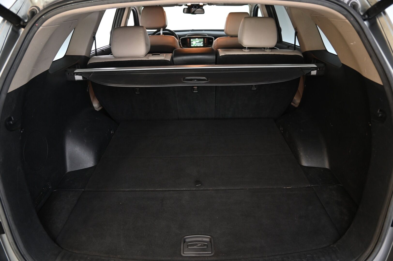 Kia Sorento 2015 2,2 CRDi AWD Business Premium A/T 5P *Myydään Huutokaupat.com* *Ilmastoidut ja lämitettävät nahat / Blis / Sähköpenkit / Kamera / Koukku* - *Webasto / Juuri huollettu / 2x renkaat ja vanteet / Suomiauto / Auto myydään Huutokaupat.com kautta https://huutokaupat.com/kohde/5752636/kia-sorento