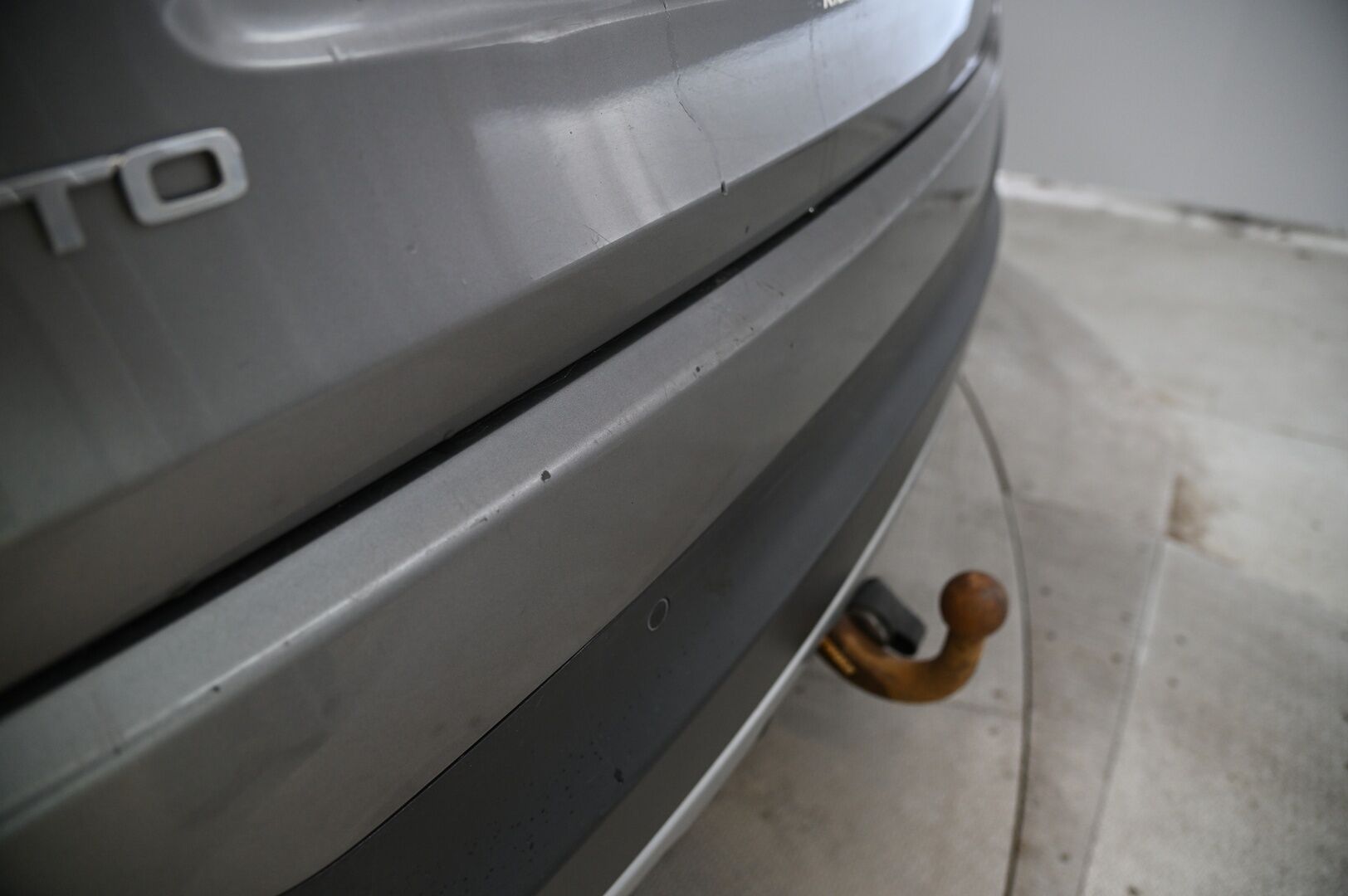 Kia Sorento 2015 2,2 CRDi AWD Business Premium A/T 5P *Myydään Huutokaupat.com* *Ilmastoidut ja lämitettävät nahat / Blis / Sähköpenkit / Kamera / Koukku* - *Webasto / Juuri huollettu / 2x renkaat ja vanteet / Suomiauto / Auto myydään Huutokaupat.com kautta https://huutokaupat.com/kohde/5752636/kia-sorento