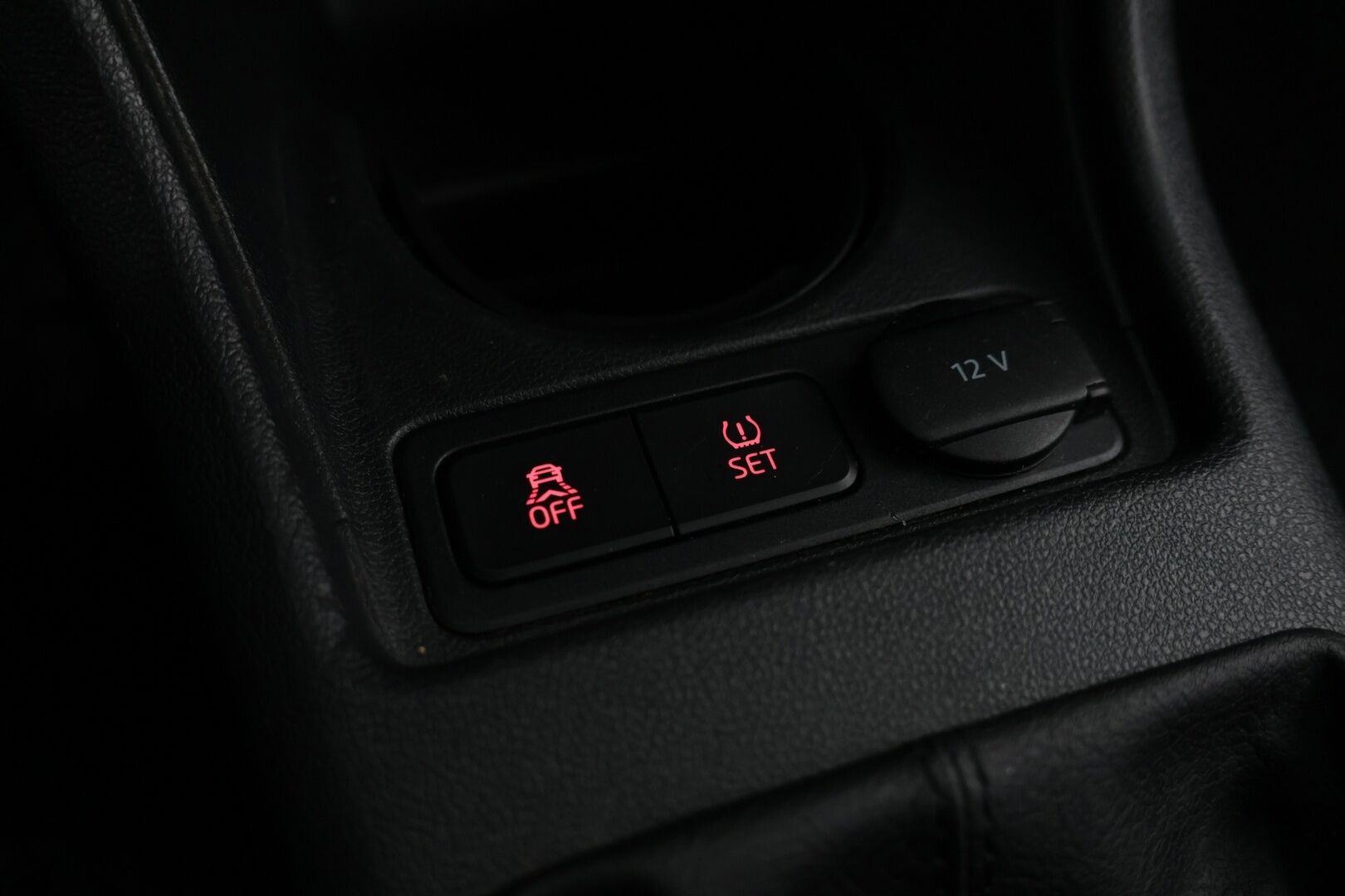 Volkswagen up! 2015 move up! 1,0 44 kW (60 hv) BlueMotion Technology 4-ovinen / Merkkihuollettu! / 2x Renkaat! / 2x Avaimet - Siisti! / Merkkihuollettu! / 2x Hyvät renkaat!! 