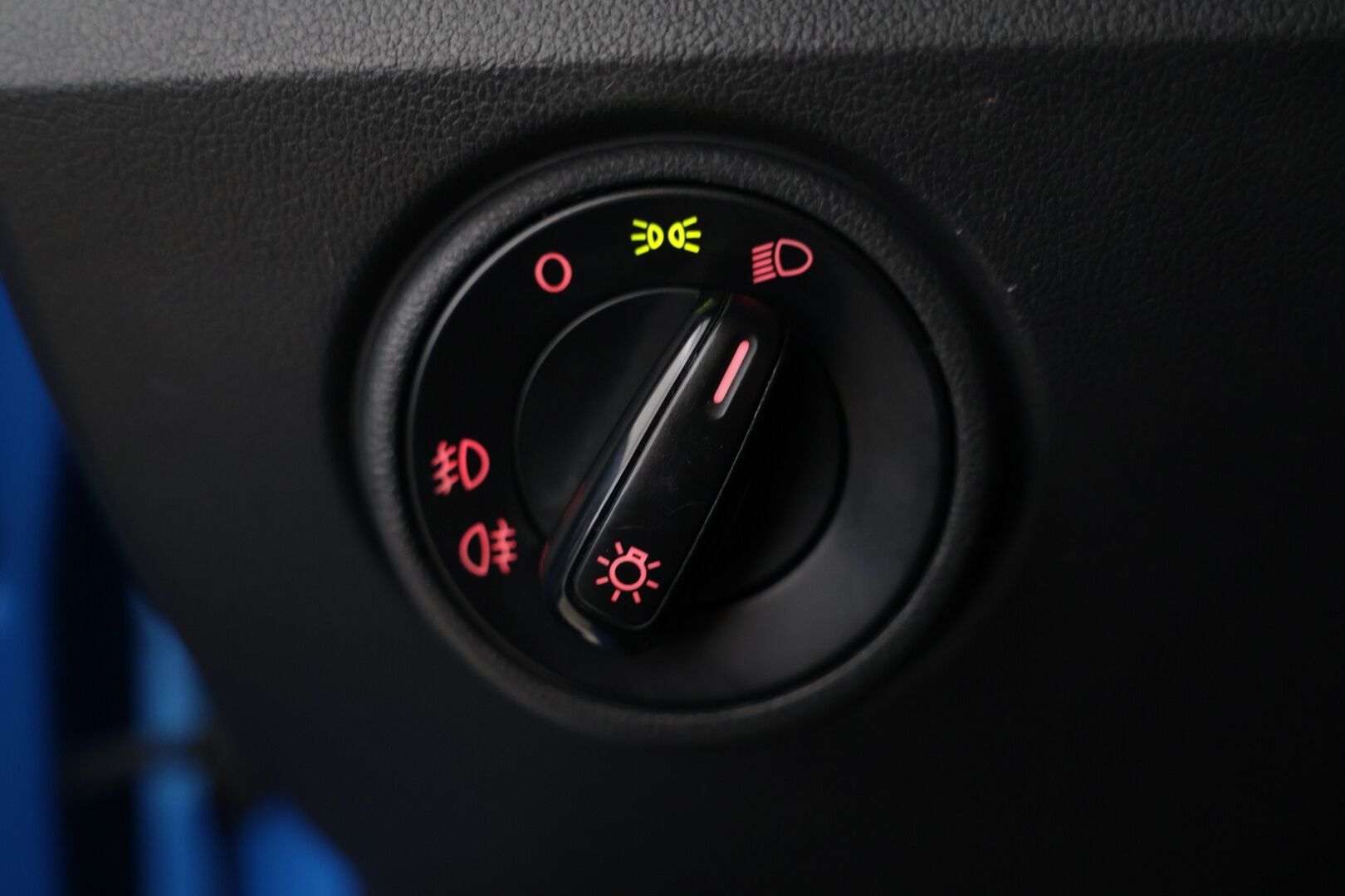 Volkswagen up! 2015 move up! 1,0 44 kW (60 hv) BlueMotion Technology 4-ovinen / Merkkihuollettu! / 2x Renkaat! / 2x Avaimet - Siisti! / Merkkihuollettu! / 2x Hyvät renkaat!! 