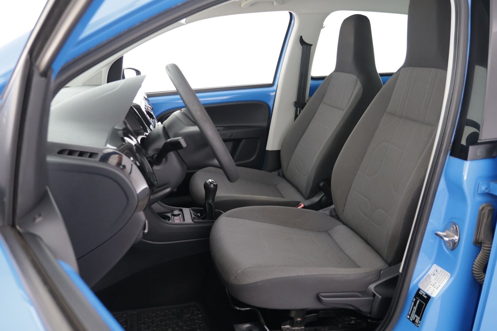 Volkswagen up! 2015 move up! 1,0 44 kW (60 hv) BlueMotion Technology 4-ovinen / Merkkihuollettu! / 2x Renkaat! / 2x Avaimet - Siisti! / Merkkihuollettu! / 2x Hyvät renkaat!! 