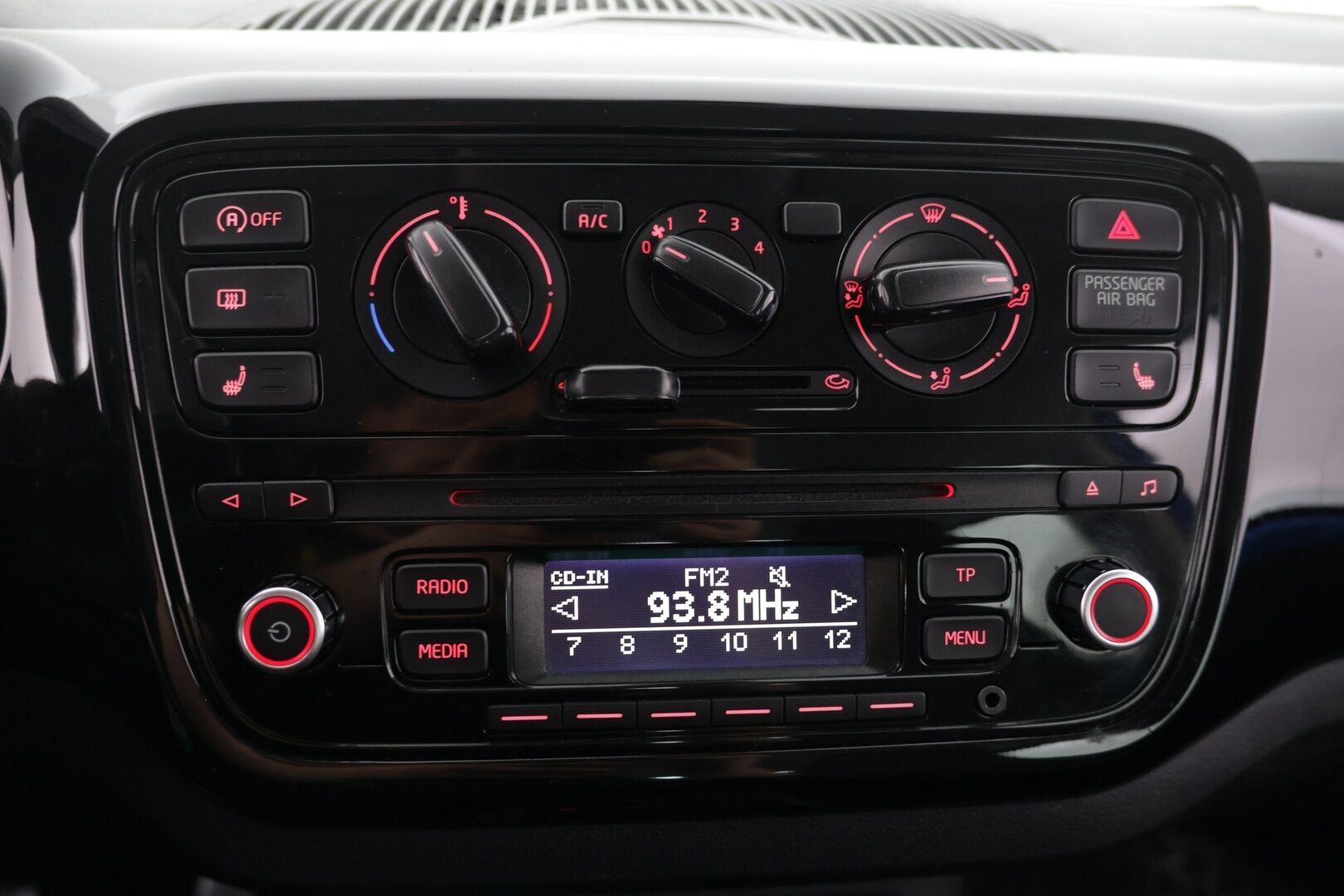 Volkswagen up! 2015 move up! 1,0 44 kW (60 hv) BlueMotion Technology 4-ovinen / Merkkihuollettu! / 2x Renkaat! / 2x Avaimet - Siisti! / Merkkihuollettu! / 2x Hyvät renkaat!! 