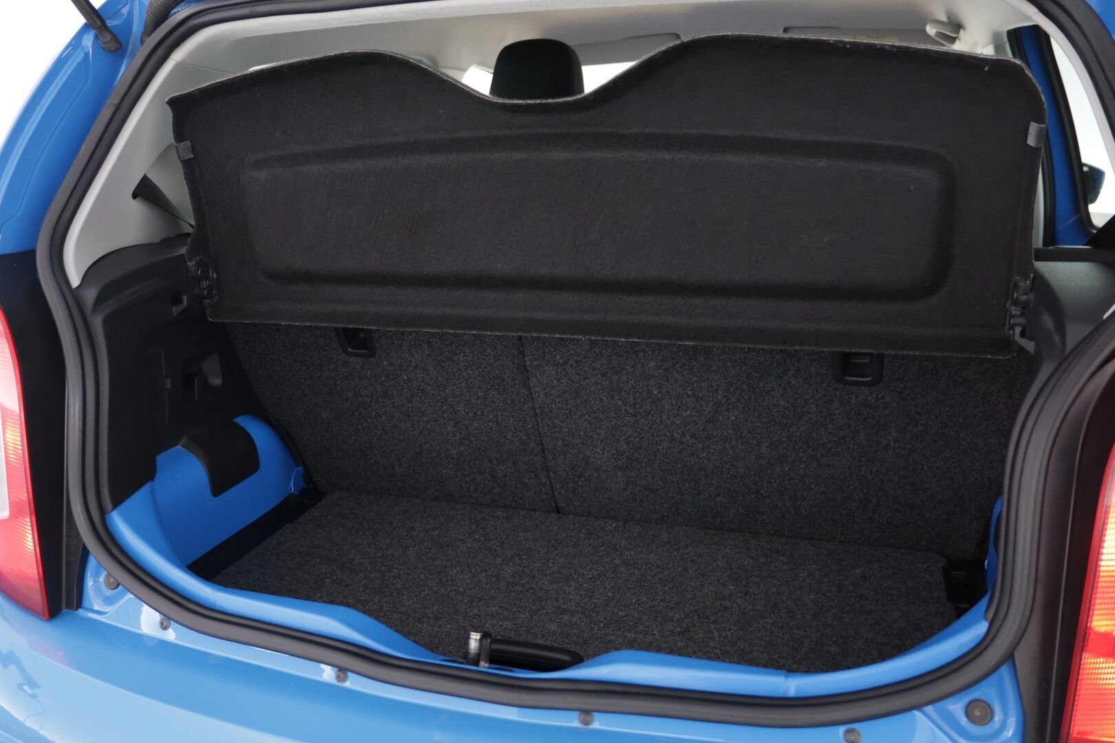 Volkswagen up! 2015 move up! 1,0 44 kW (60 hv) BlueMotion Technology 4-ovinen / Merkkihuollettu! / 2x Renkaat! / 2x Avaimet - Siisti! / Merkkihuollettu! / 2x Hyvät renkaat!! 