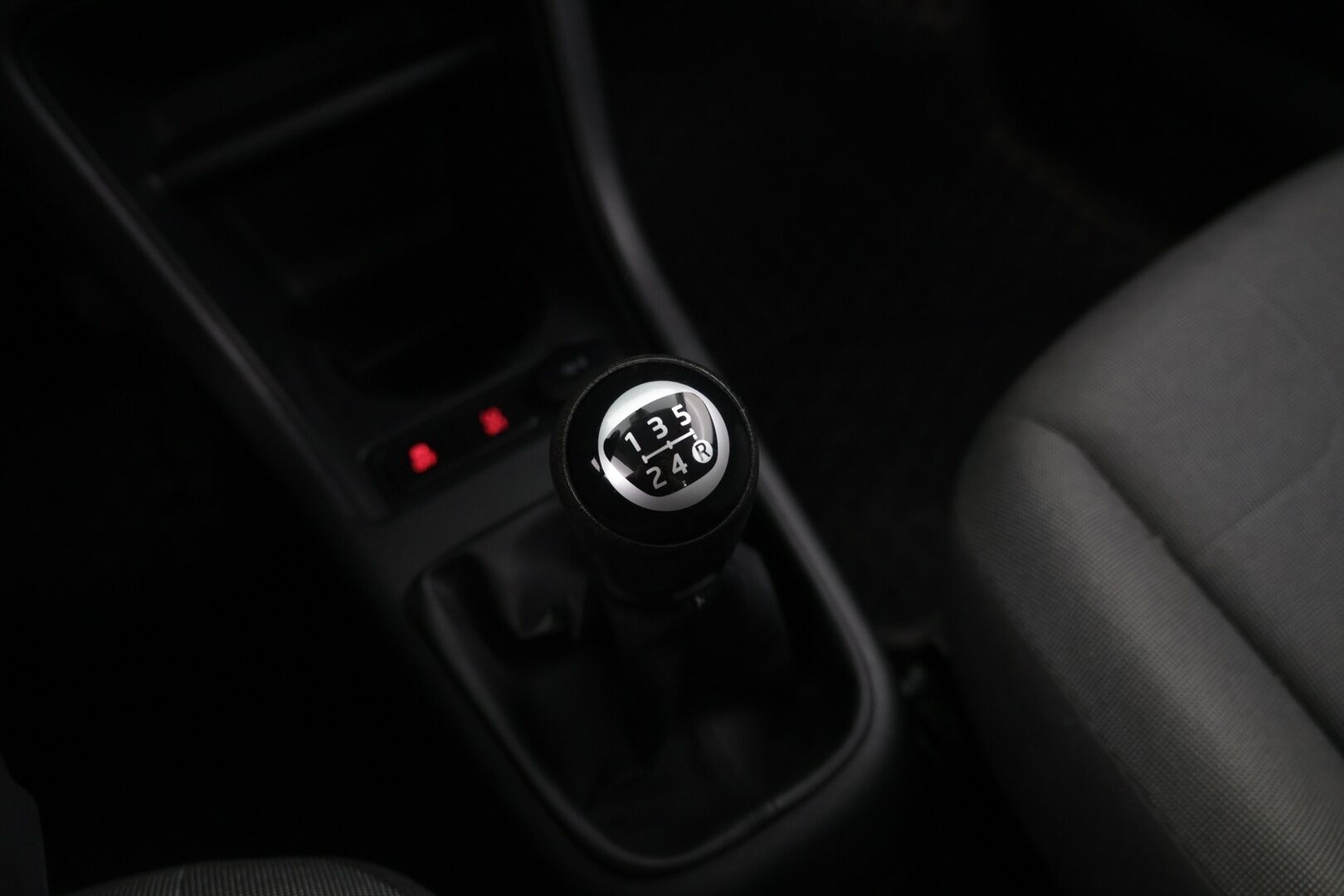 Volkswagen up! 2015 move up! 1,0 44 kW (60 hv) BlueMotion Technology 4-ovinen / Merkkihuollettu! / 2x Renkaat! / 2x Avaimet - Siisti! / Merkkihuollettu! / 2x Hyvät renkaat!! 