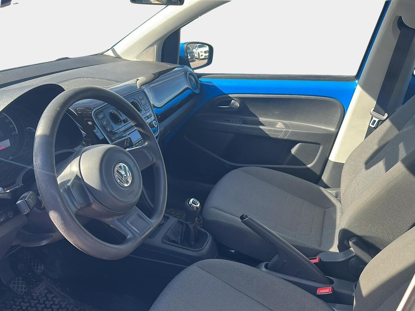 Volkswagen up! 2015 move up! 1,0 44 kW (60 hv) BlueMotion Technology 4-ovinen / Merkkihuollettu! / 2x Renkaat! / 2x Avaimet - Siisti! / Merkkihuollettu! / 2x Hyvät renkaat!! 