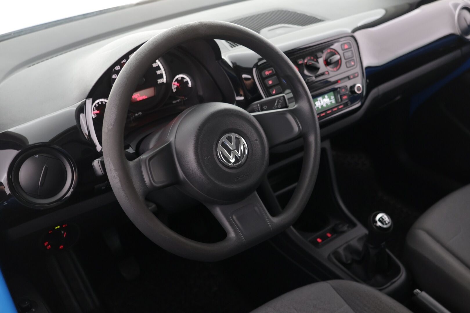 Volkswagen up! 2015 move up! 1,0 44 kW (60 hv) BlueMotion Technology 4-ovinen / Merkkihuollettu! / 2x Renkaat! / 2x Avaimet - Siisti! / Merkkihuollettu! / 2x Hyvät renkaat!! 