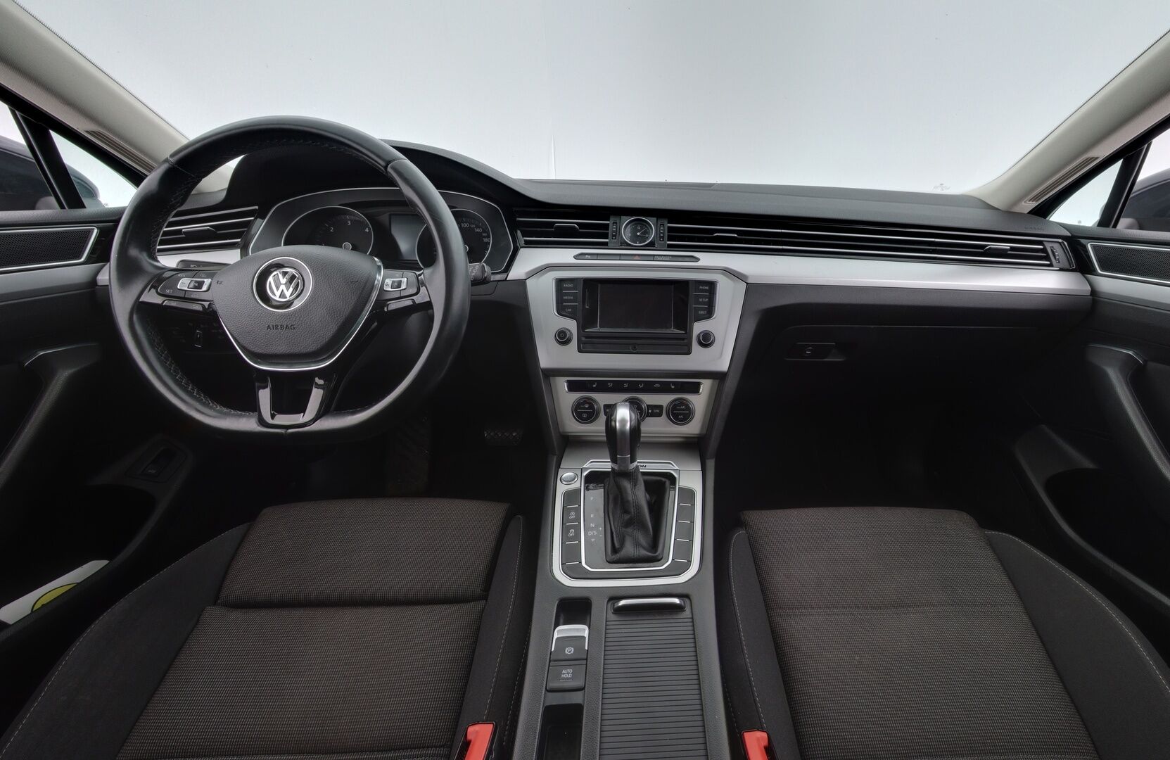 Volkswagen Passat 2015 Variant Comfortline 2,0 TDI 140 kW 4Motion *Sähkö kontti / Vetokoukku / Sportti penkit / Keyless / Tutkat* - Suomi-auto / Kahdet renkaat / Juuri katsastettu / Hyvät huollot - HULLUT AVAJAISHULINAT KORKOTARJOUS 3,29 %