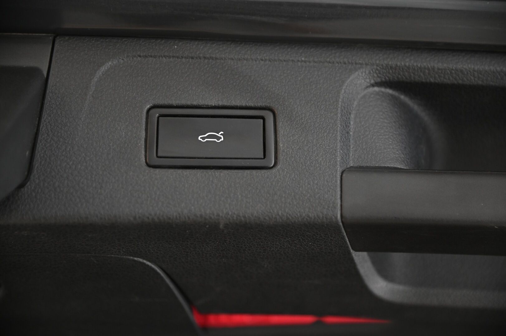 Volkswagen Passat 2015 Variant Comfortline 2,0 TDI 140 kW 4Motion *Sähkö kontti / Vetokoukku / Sportti penkit / Keyless / Tutkat* - Suomi-auto / Kahdet renkaat / Juuri katsastettu / Hyvät huollot - HULLUT AVAJAISHULINAT KORKOTARJOUS 3,29 %