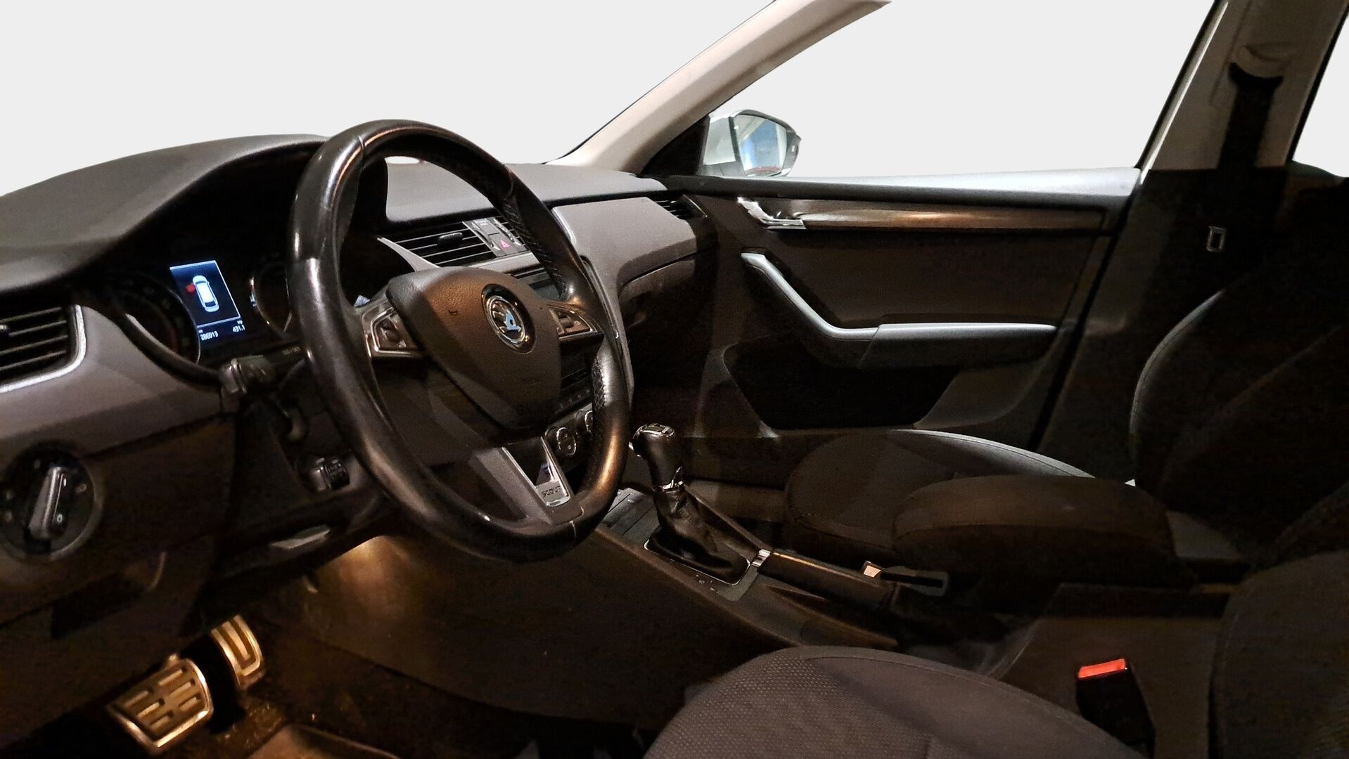 Skoda Octavia 2015 Combi 2,0 TDI 184 4x4 Scout * Webasto / ACC / Kaukovaloautomatiikka / KeylessGo / S. Takaluukku * - Suomi-Auto / Hullun hyvä huoltohistoria!