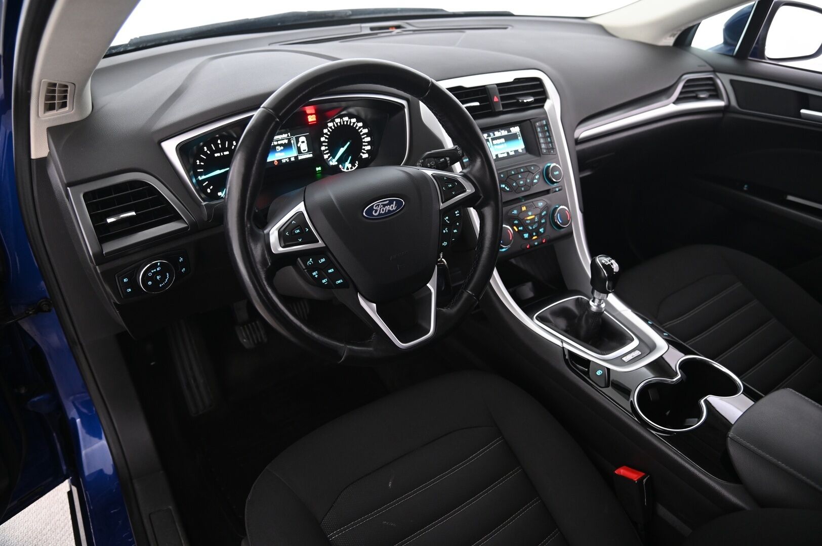 Ford Mondeo 2015 1,5 EcoBoost 160hv M6 Trend 5D - Jakopää&huolto juuri tehty | Lohko | Lämpölasi | Suomiauto | 2x alut | Vakkari | Tutkat