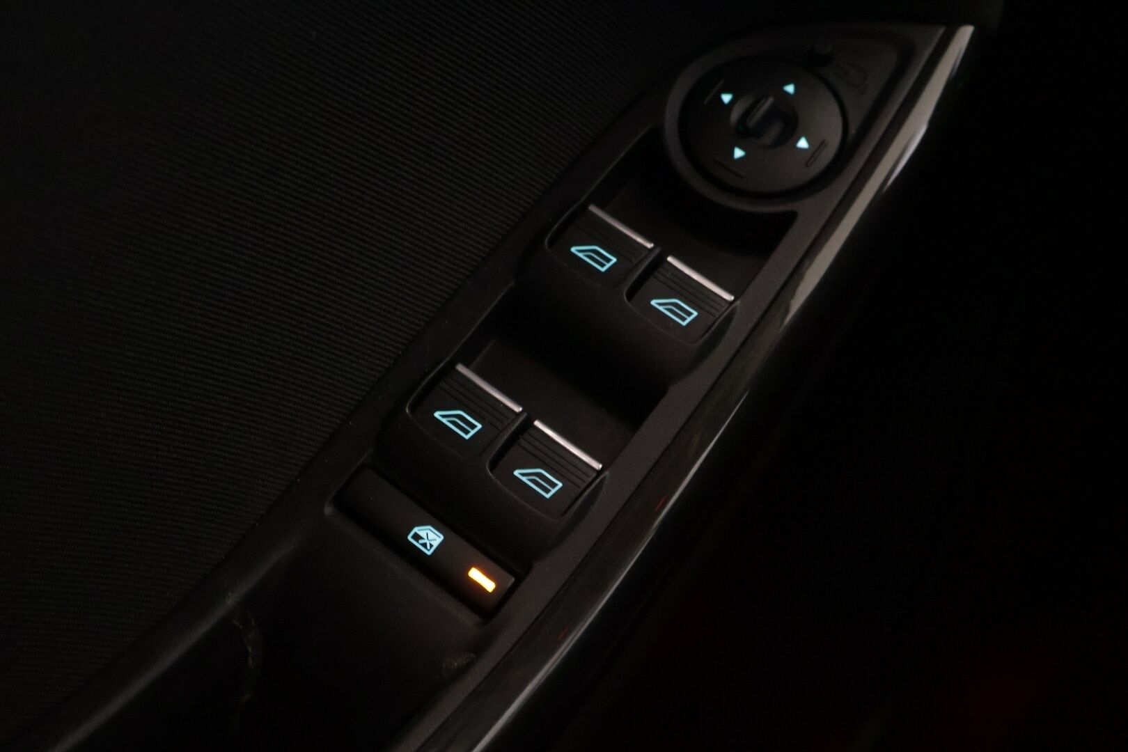 Ford Focus 2015 1,5 TDCi 120 hv Start/stop PowerShift A6 Titanium Wagon - Myydään Huutokaupat.com - | Suomi-auto | Ei Adblue | Vetokoukku | Ratin. lämm | Lämm. tuulilasi | P.kamera | Vakkari | Lohkolämmitin | Tutkat | Xenon | Metalliväri |