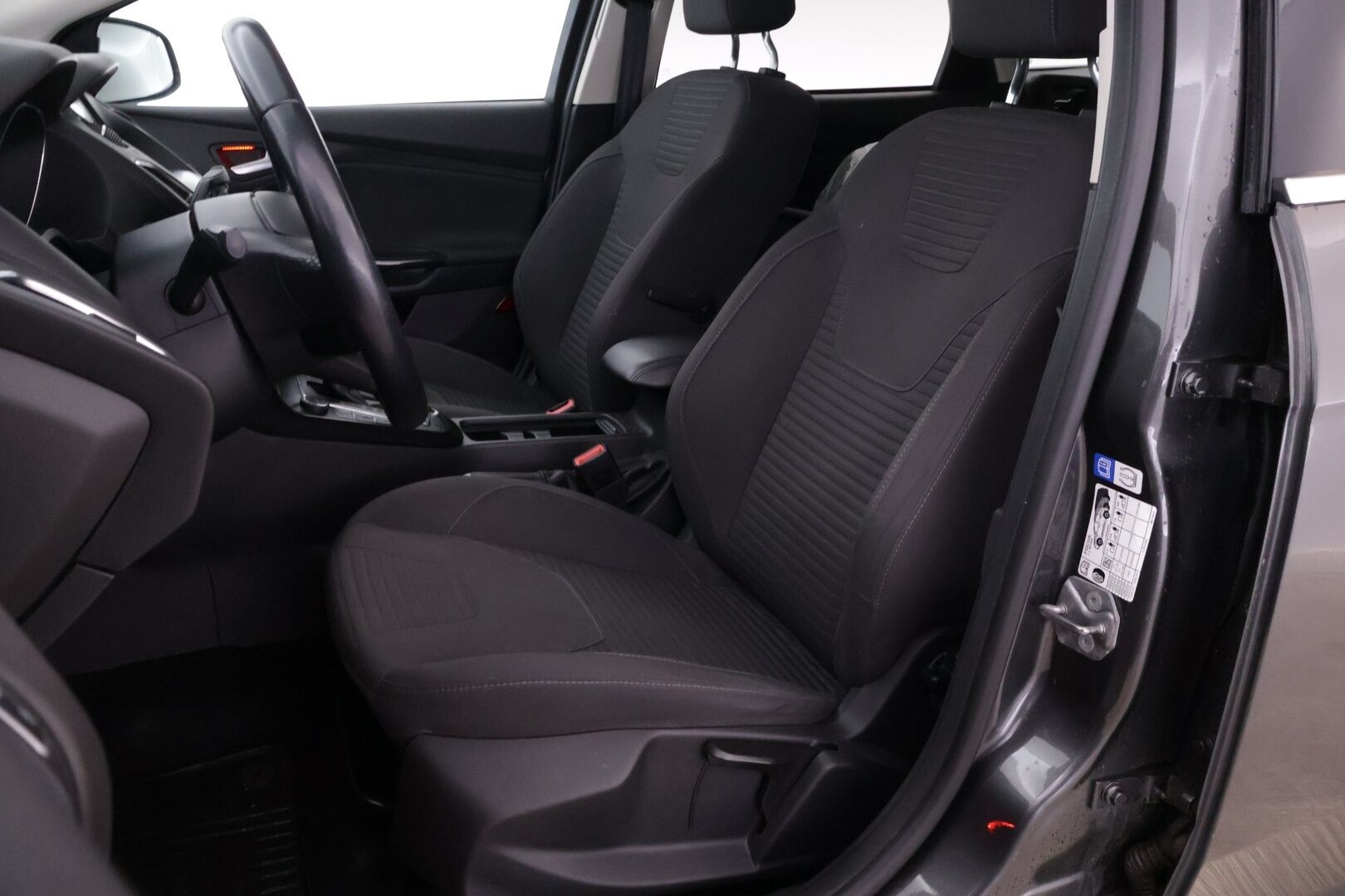 Ford Focus 2015 1,5 TDCi 120 hv Start/stop PowerShift A6 Titanium Wagon - Myydään Huutokaupat.com - | Suomi-auto | Ei Adblue | Vetokoukku | Ratin. lämm | Lämm. tuulilasi | P.kamera | Vakkari | Lohkolämmitin | Tutkat | Xenon | Metalliväri |