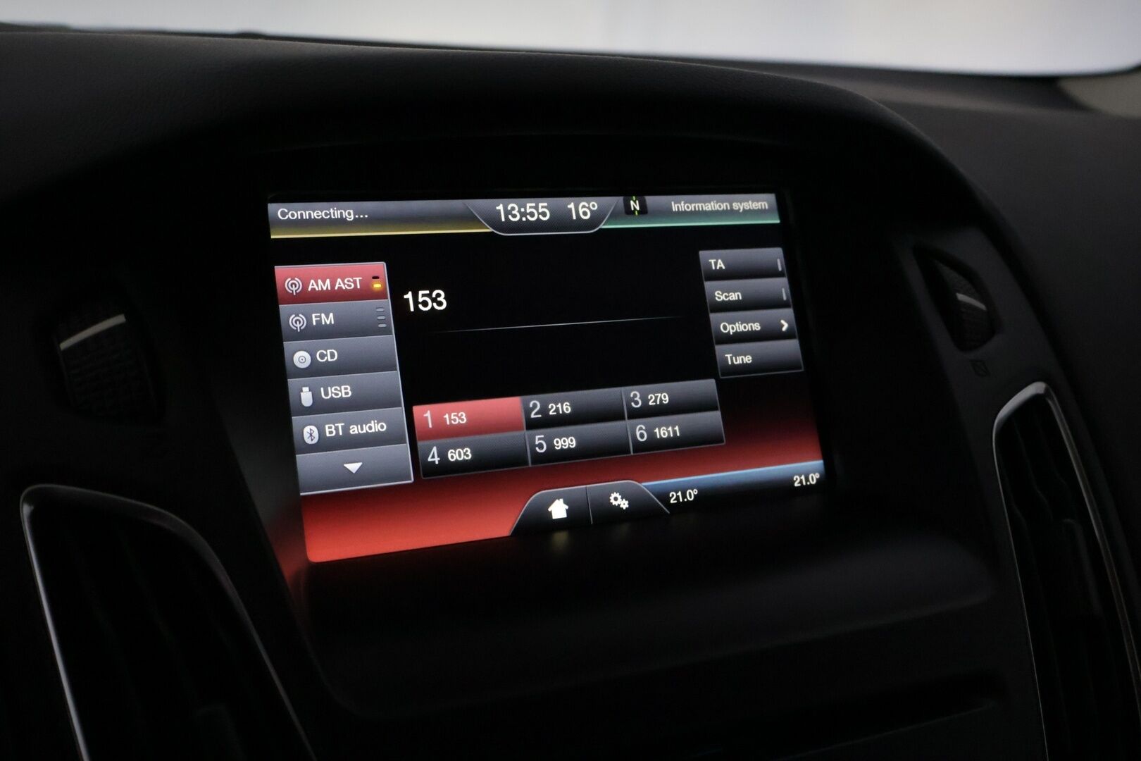 Ford Focus 2015 1,5 TDCi 120 hv Start/stop PowerShift A6 Titanium Wagon - Myydään Huutokaupat.com - | Suomi-auto | Ei Adblue | Vetokoukku | Ratin. lämm | Lämm. tuulilasi | P.kamera | Vakkari | Lohkolämmitin | Tutkat | Xenon | Metalliväri |