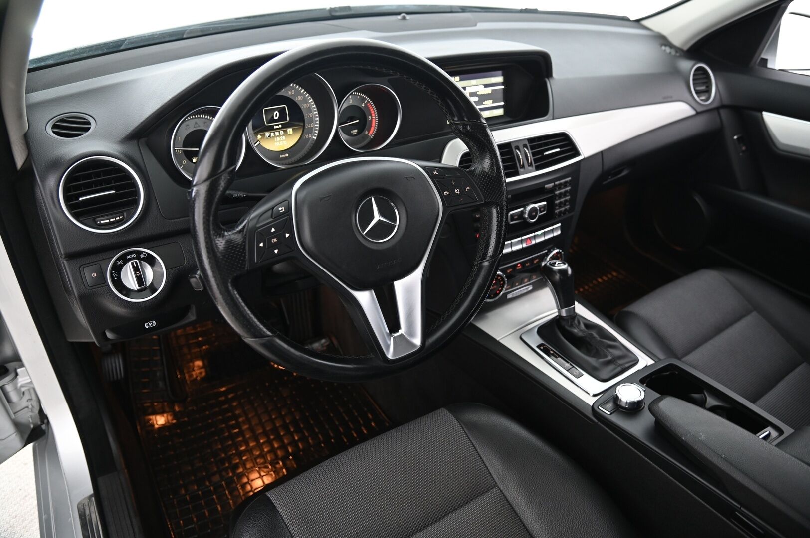 Mercedes-Benz C 2012 C 220 CDI Avantgarde *Vetokoukku / Vakkari  / Xenon* - *Juuri saapunut / 2x renkaat ja vanteet*