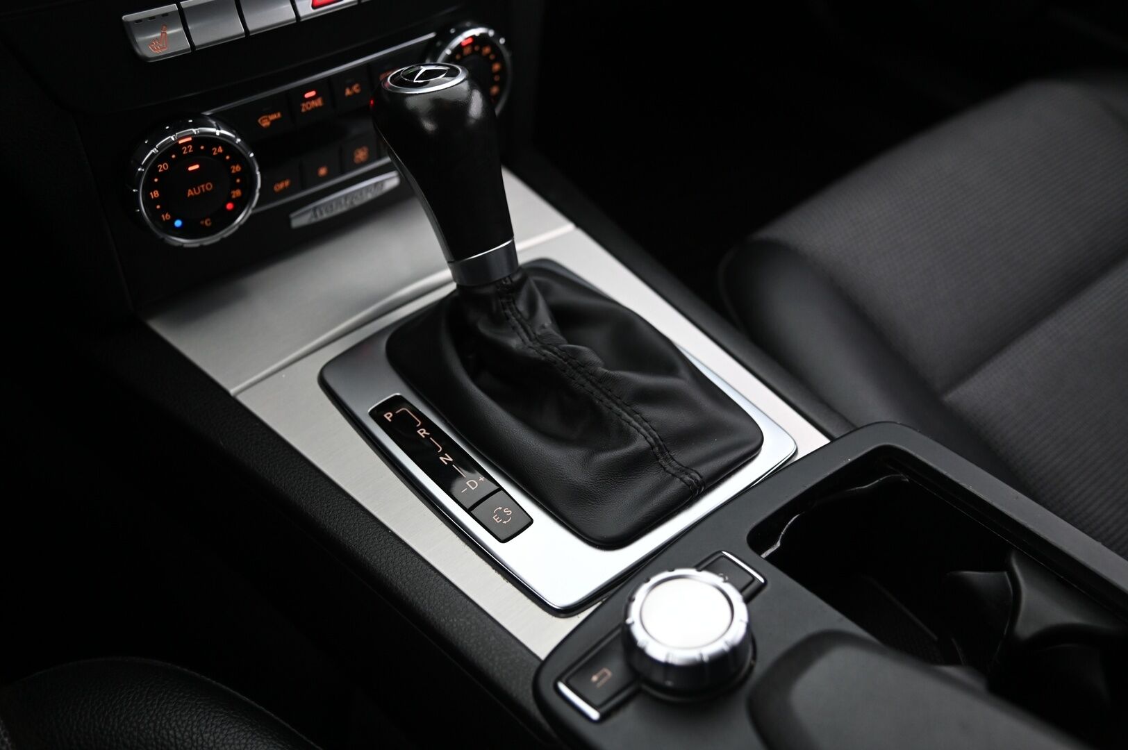 Mercedes-Benz C 2012 C 220 CDI Avantgarde *Vetokoukku / Vakkari  / Xenon* - *Juuri saapunut / 2x renkaat ja vanteet*