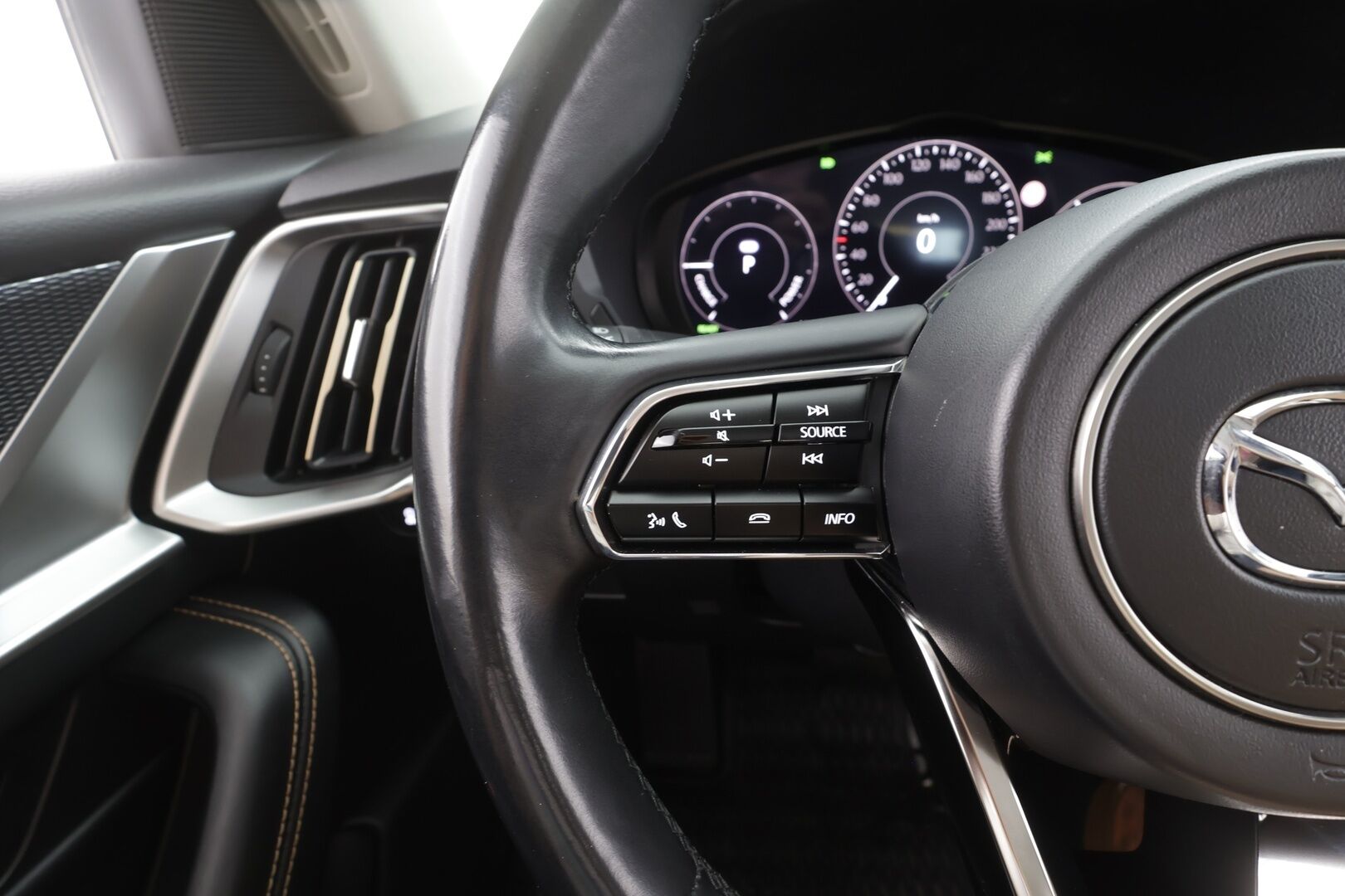 Mazda CX-60 2023 2.5 PHEV 8AT AWD Exclusive-Line Driver Assistance - | ACC | HUD | Adapt. LED | Digimittaristo | Cruising & Traffic Supp | Keyless | P.kamera | Apple & Android | BSM | RCTA | Lämm. ratti | Merkkihuollot |
