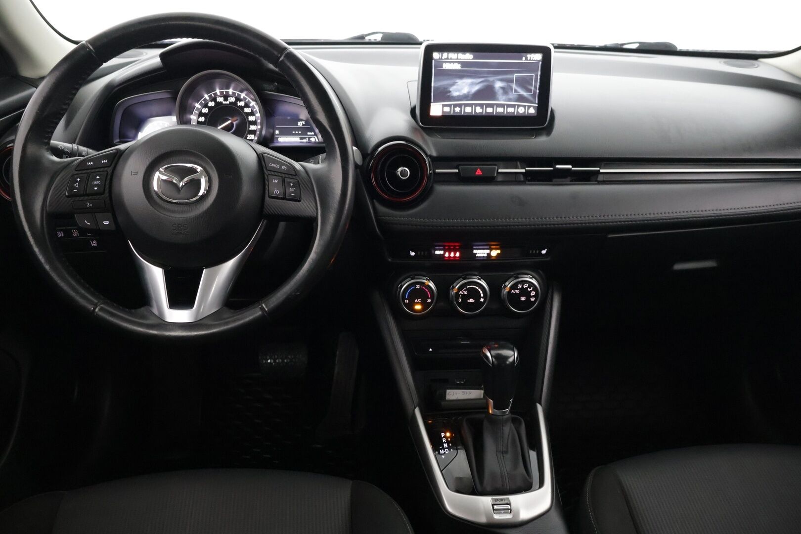 Mazda CX-3 2015 2,0 (120) SKYACTIV-G Premium Plus 6AT EC2 *Suomi-auto / Lohko / P.Kamera / Navi* - *LED / Tutkat / Kaistavahti*