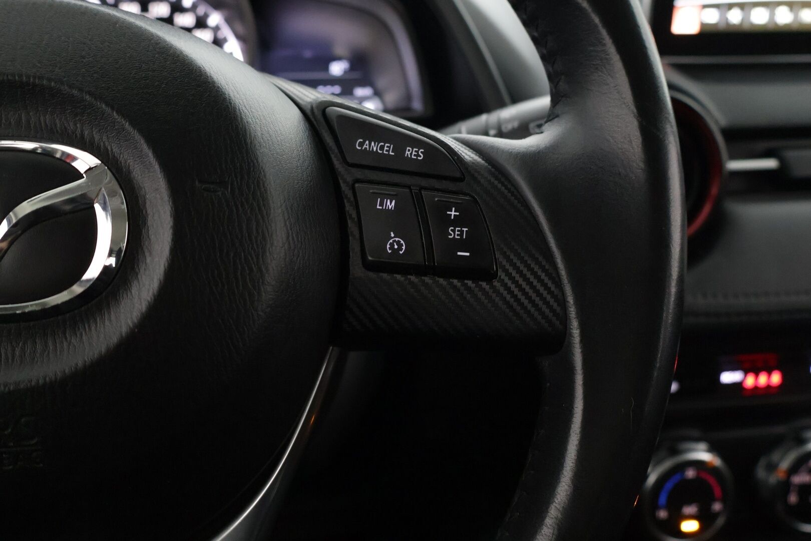 Mazda CX-3 2015 2,0 (120) SKYACTIV-G Premium Plus 6AT EC2 *Suomi-auto / Lohko / P.Kamera / Navi* - *LED / Tutkat / Kaistavahti*