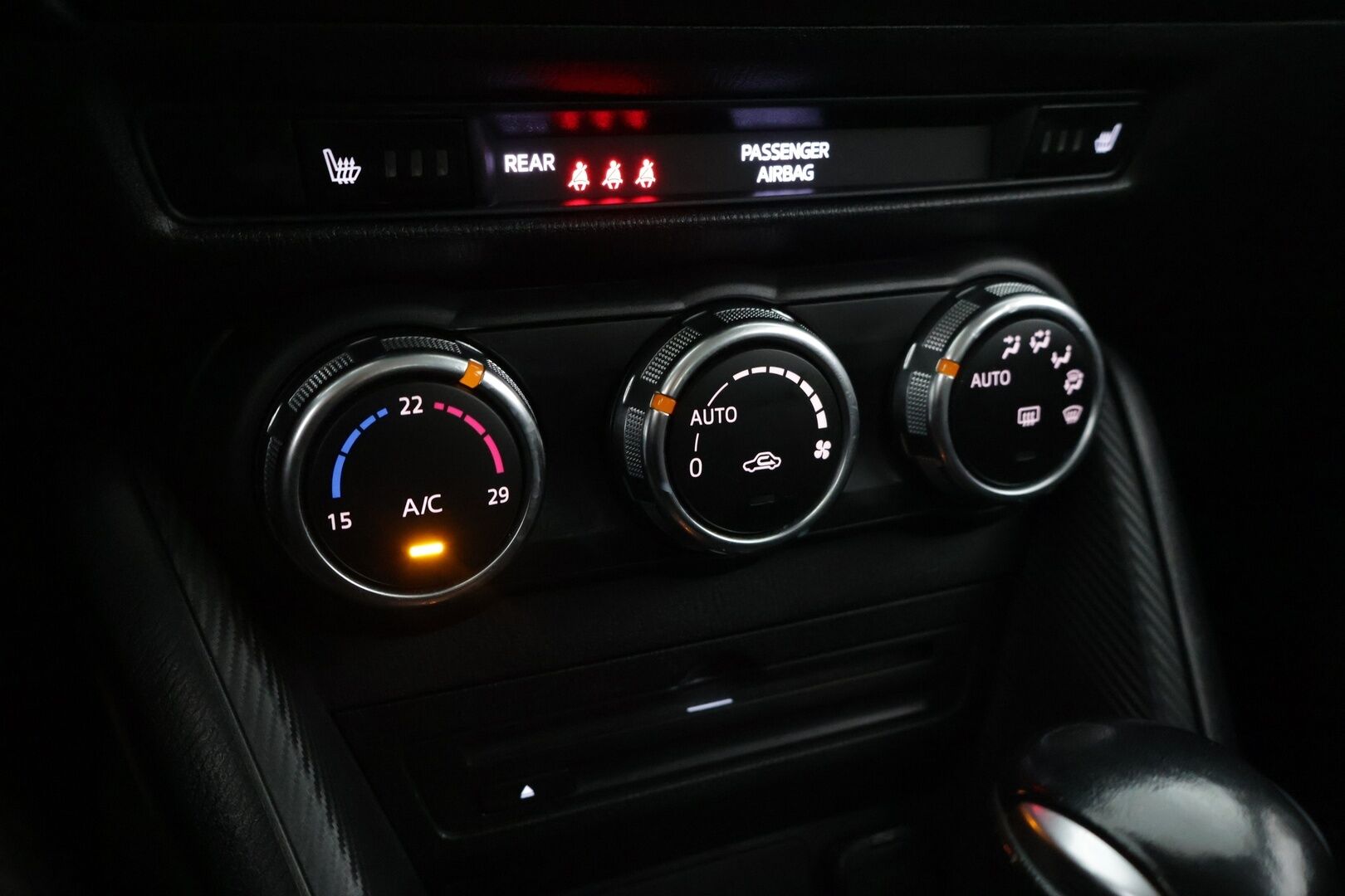 Mazda CX-3 2015 2,0 (120) SKYACTIV-G Premium Plus 6AT EC2 *Suomi-auto / Lohko / P.Kamera / Navi* - *LED / Tutkat / Kaistavahti*