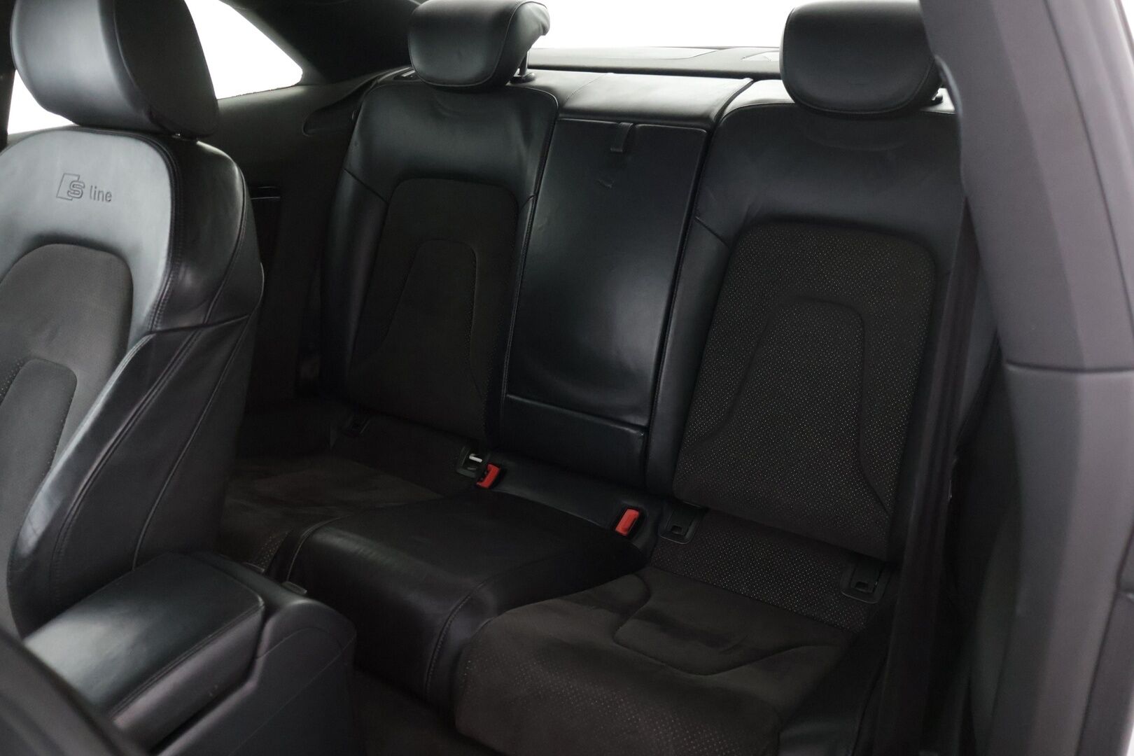 Audi A5 2008 Coupé 2,0 TFSI 155 kW quattro S-Line* Bang & Olufsen / S-line sporttipenkit * - * Juuri tullut / 2x renkaat ja vanteet ** 