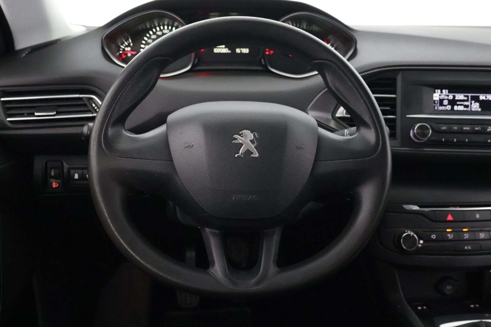 Peugeot 308 2015 SW Access PureTech 110 - Juuri katsastettu / Jakopää tehty / Suomiauto