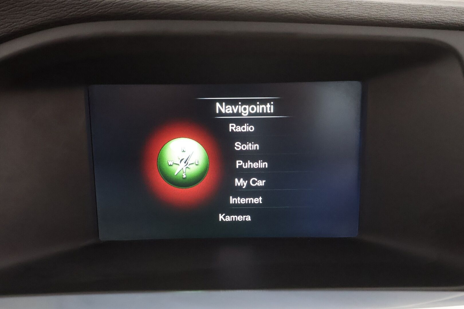 Volvo S60 2016 D4 Business Summum aut * ACC / P.kamera / Aktiiv.Xenon / Webasto / Muistipenkki / Koukku / Navi / H&K / Vaaleat nahat * - Suomi-auto / Kahdet renkaat aluvanteilla / Huippuvarusteet