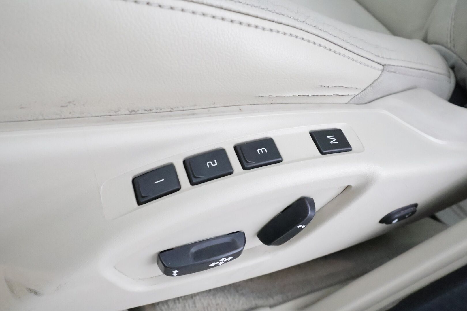 Volvo S60 2016 D4 Business Summum aut * ACC / P.kamera / Aktiiv.Xenon / Webasto / Muistipenkki / Koukku / Navi / H&K / Vaaleat nahat * - Suomi-auto / Kahdet renkaat aluvanteilla / Huippuvarusteet