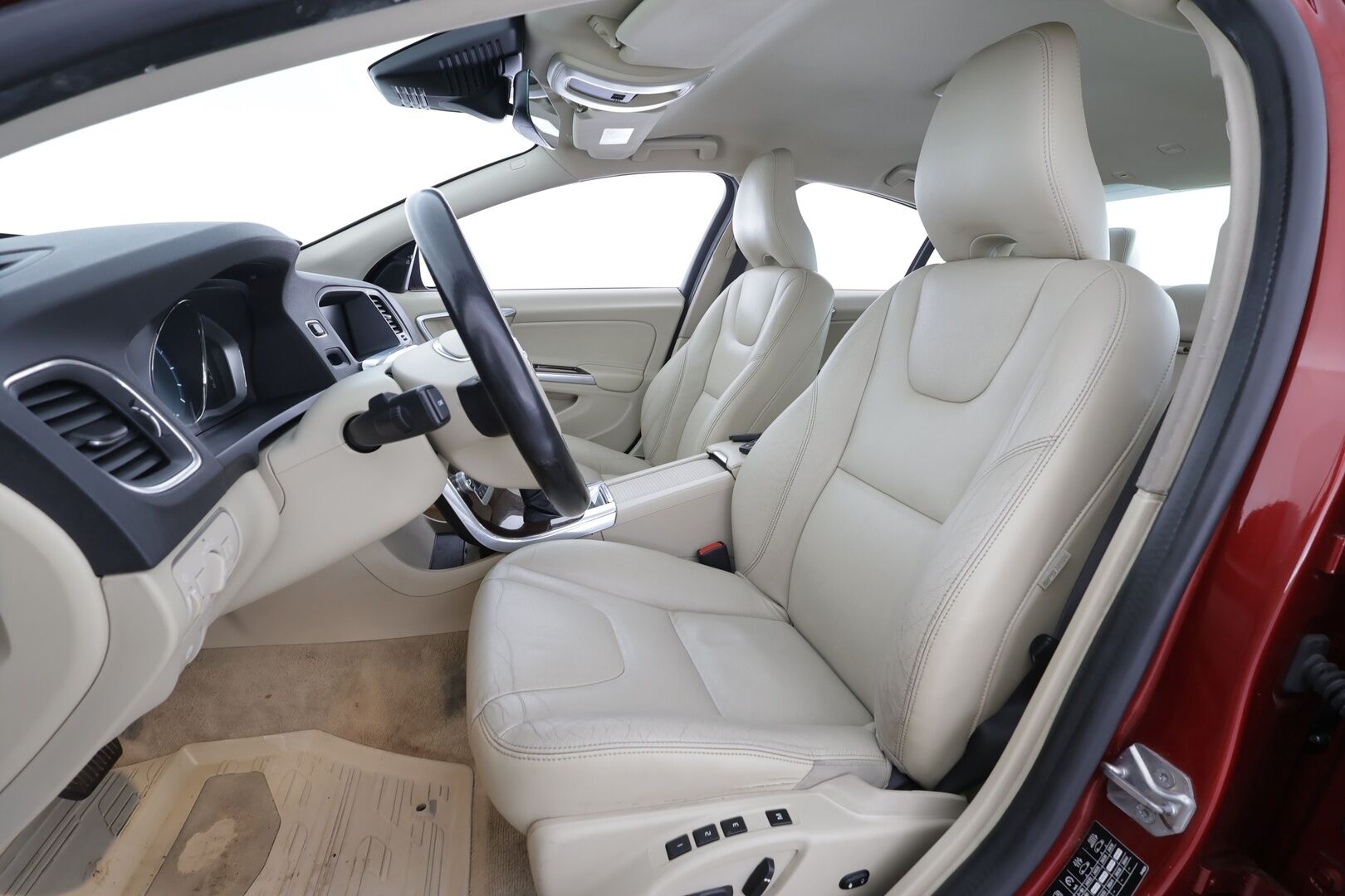 Volvo S60 2016 D4 Business Summum aut * ACC / P.kamera / Aktiiv.Xenon / Webasto / Muistipenkki / Koukku / Navi / H&K / Vaaleat nahat * - Suomi-auto / Kahdet renkaat aluvanteilla / Huippuvarusteet