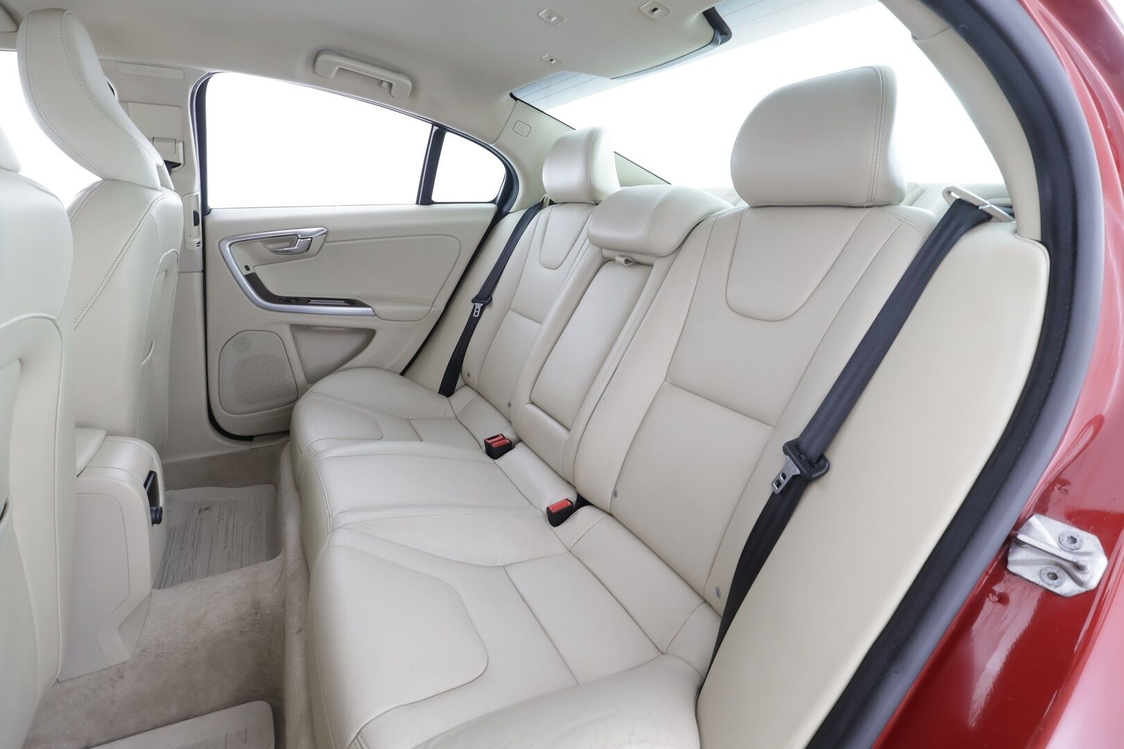 Volvo S60 2016 D4 Business Summum aut * ACC / P.kamera / Aktiiv.Xenon / Webasto / Muistipenkki / Koukku / Navi / H&K / Vaaleat nahat * - Suomi-auto / Kahdet renkaat aluvanteilla / Huippuvarusteet