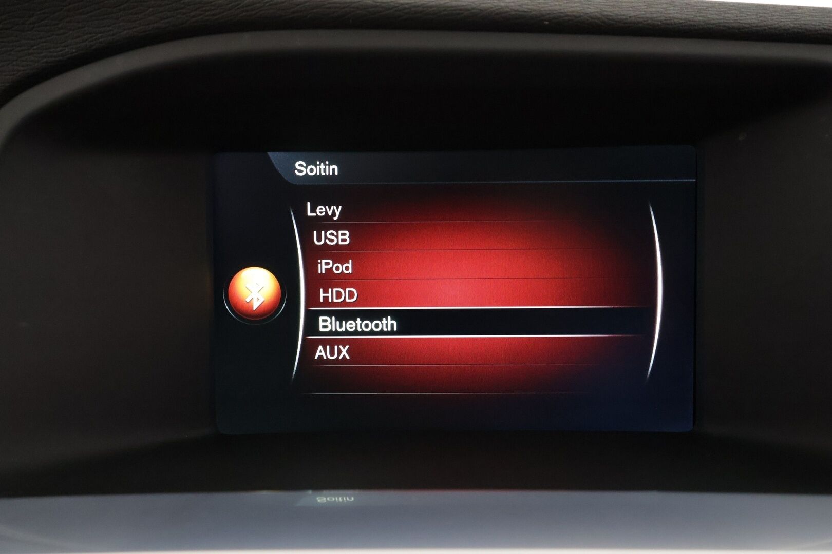 Volvo V60 2016 T4 R-Design aut * Vakkari / P.tutkat / Webasto / Navi / Muistipenkki / Koukku / Kaarrevalot / Digimittaristo * - Suomi-auto / Merkkihuollettu