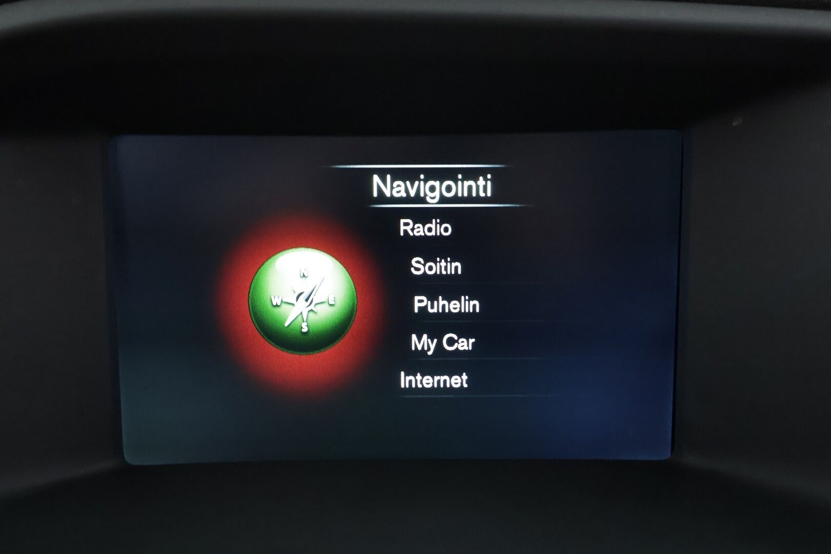 Volvo V60 2016 T4 R-Design aut * Vakkari / P.tutkat / Webasto / Navi / Muistipenkki / Koukku / Kaarrevalot / Digimittaristo * - Suomi-auto / Merkkihuollettu